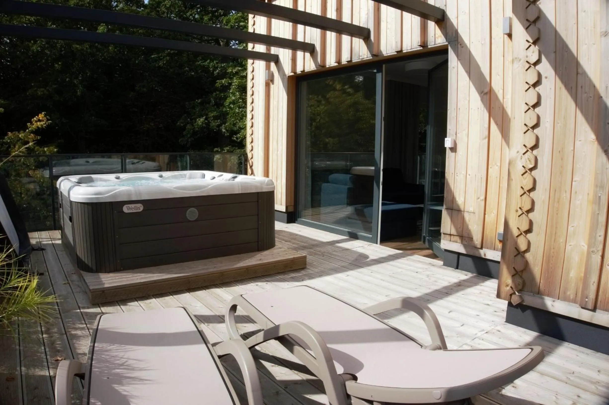 Hot Tub in Enklawa Białowieska Forest & Spa