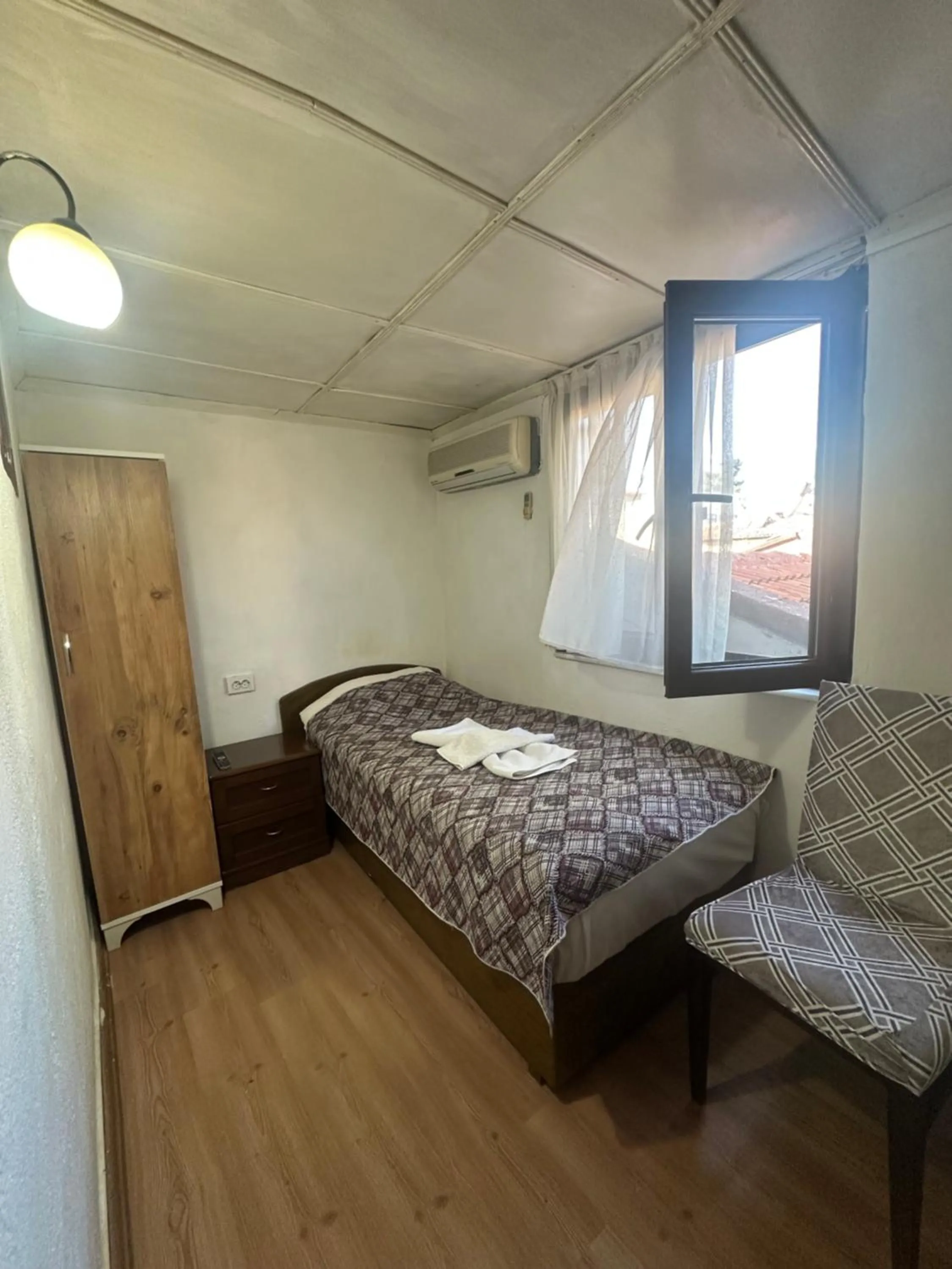 Bedroom, Bed in Kont Pension