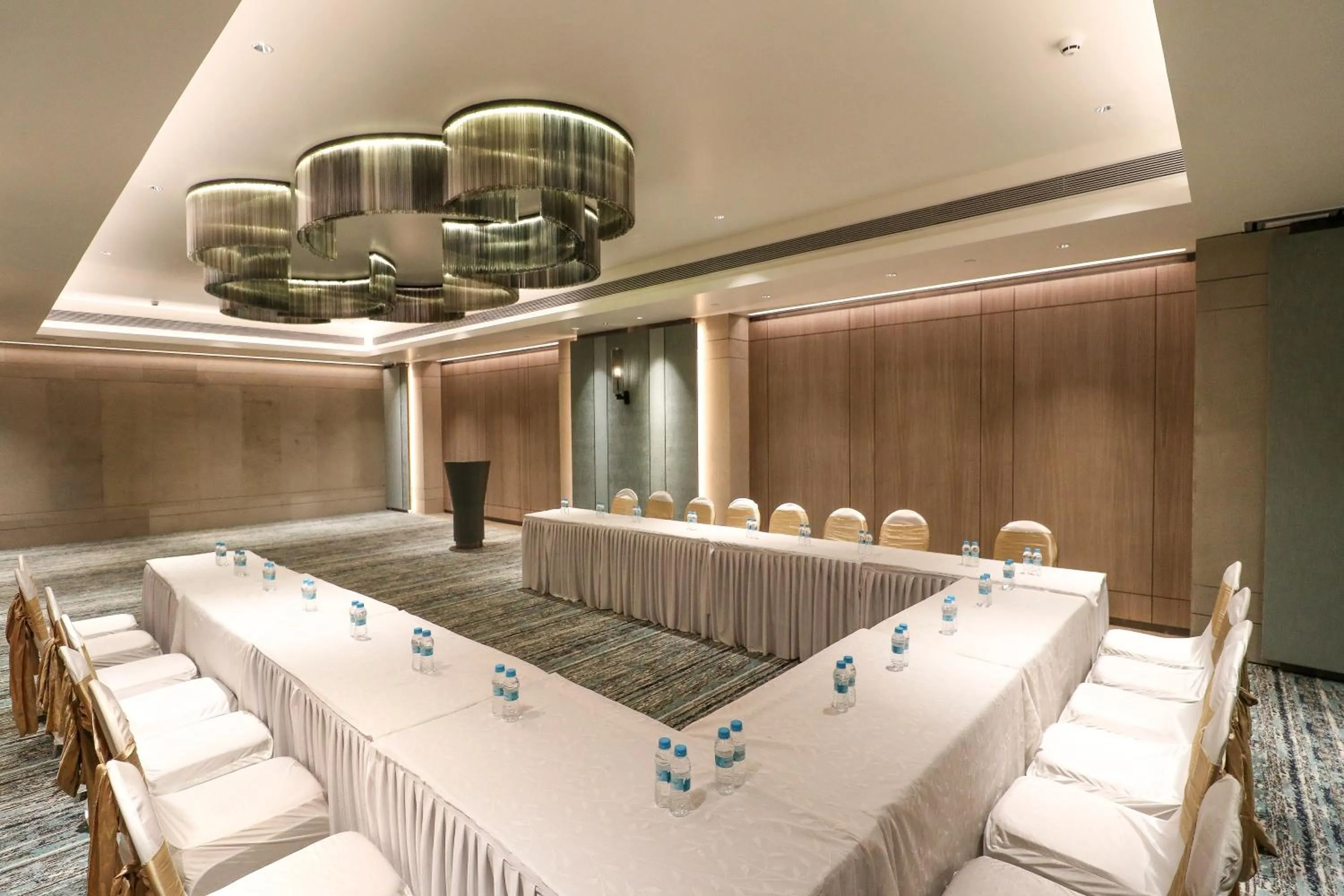 Meeting/conference room in Regenta SGS Greenotel - Lonavala