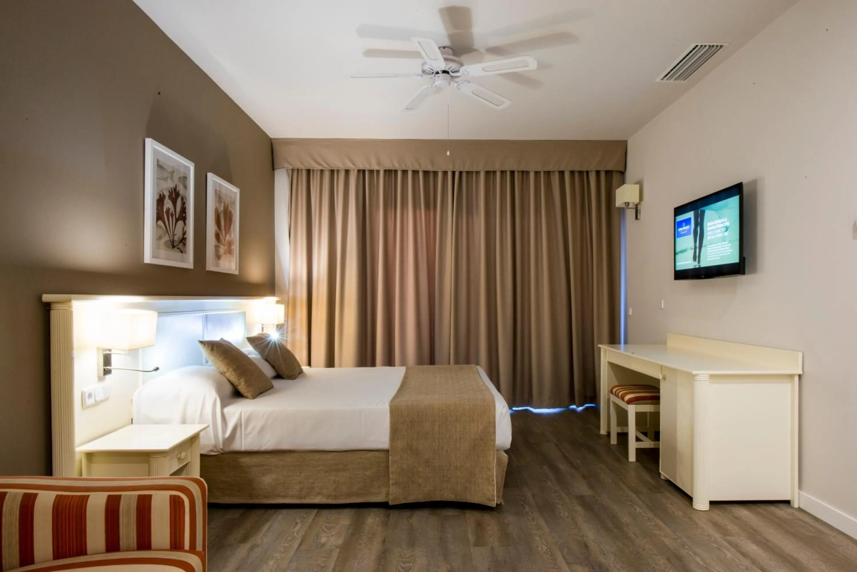 Staff, Bed in Bahia Principe Sunlight Costa Adeje - All Inclusive