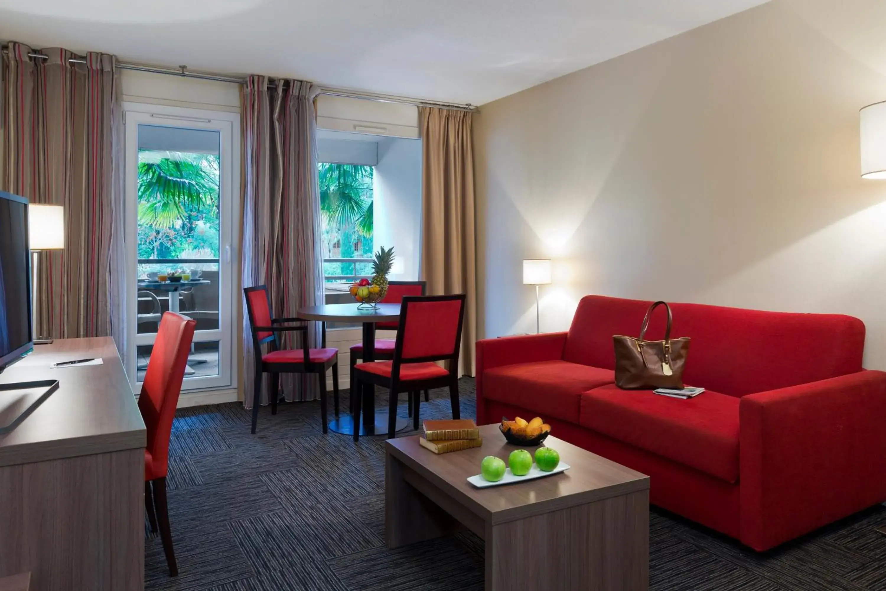 Living room in Résidence la Réserve Genève Ferney Voltaire Living room in Résidence la Réserve Genève Ferney Voltaire