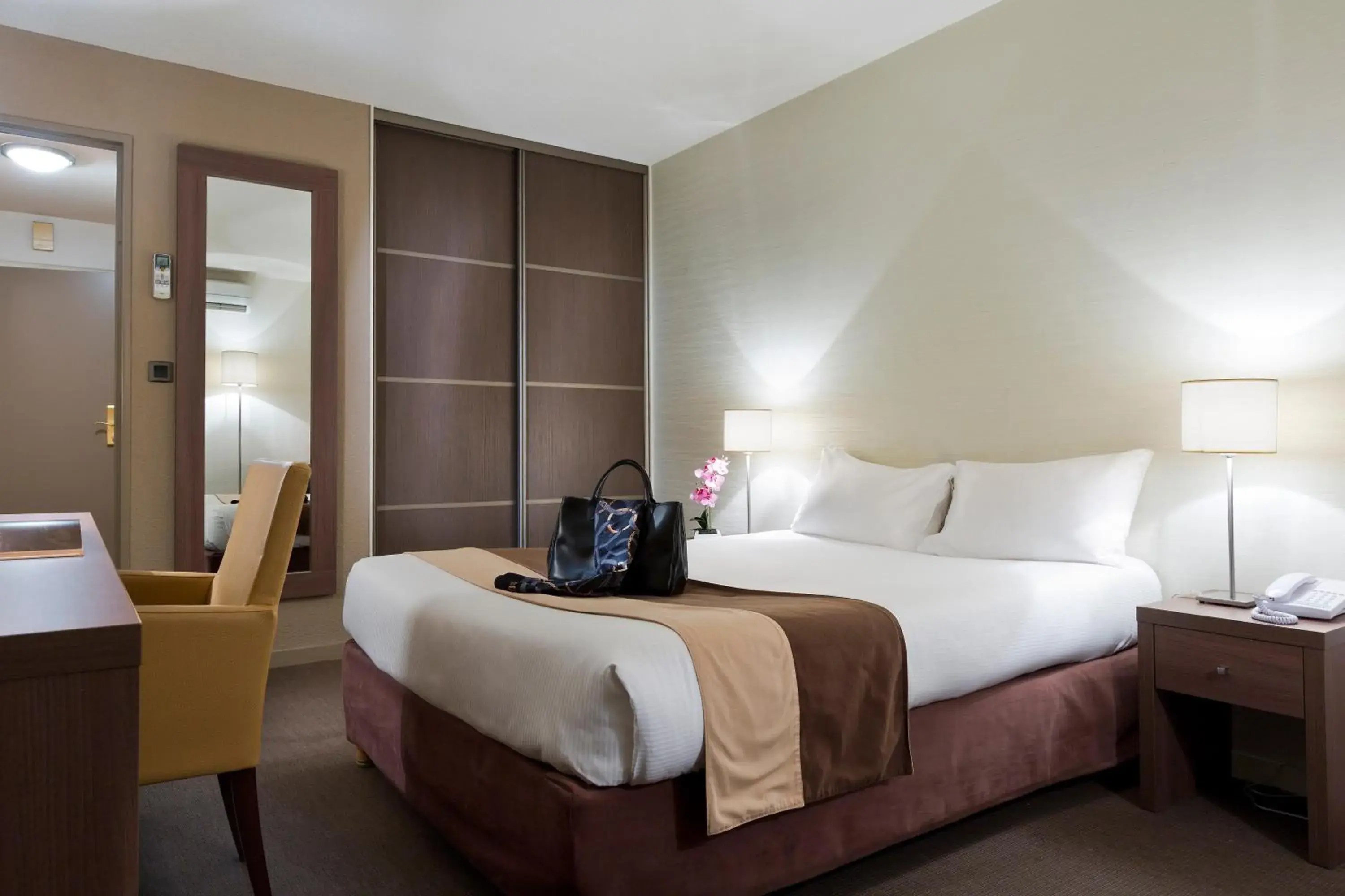 Bedroom, Bed in Résidence la Réserve Genève Ferney Voltaire Bedroom, Bed in Résidence la Réserve Genève Ferney Voltaire