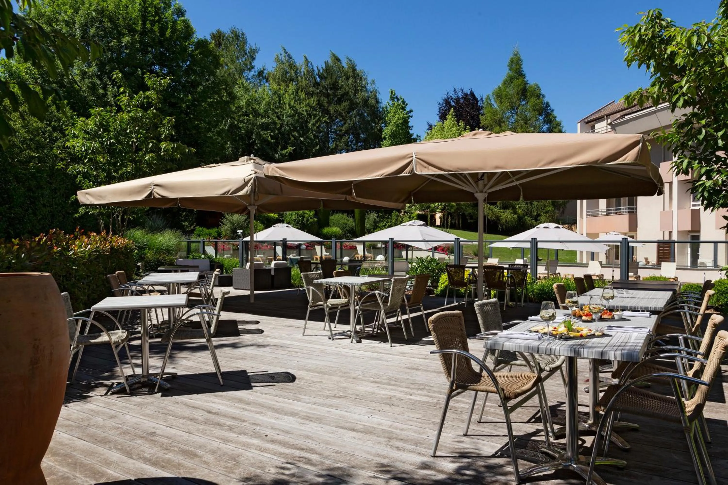 Restaurant/places to eat in Résidence la Réserve Genève Ferney Voltaire