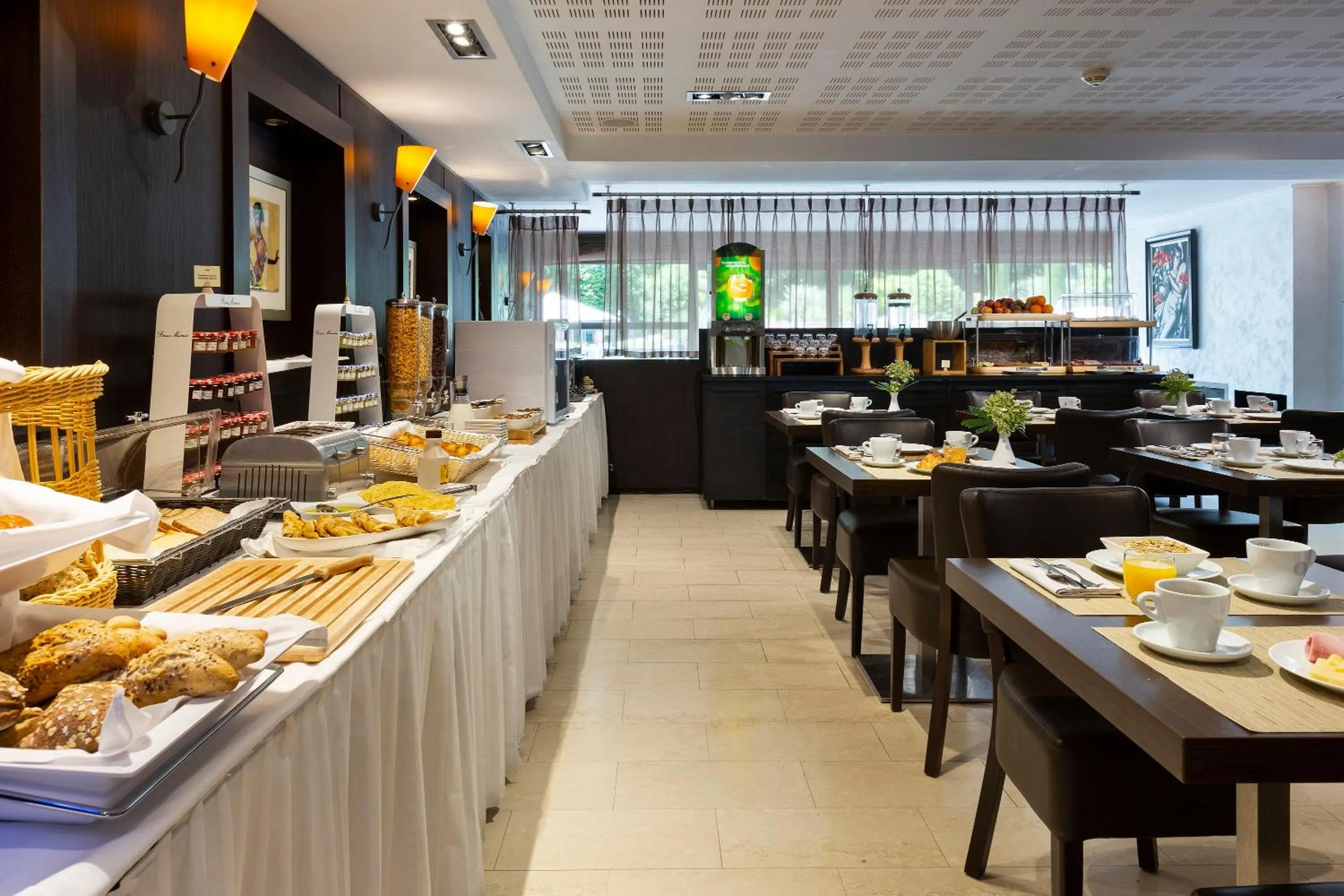 Buffet breakfast in Résidence la Réserve Genève Ferney Voltaire