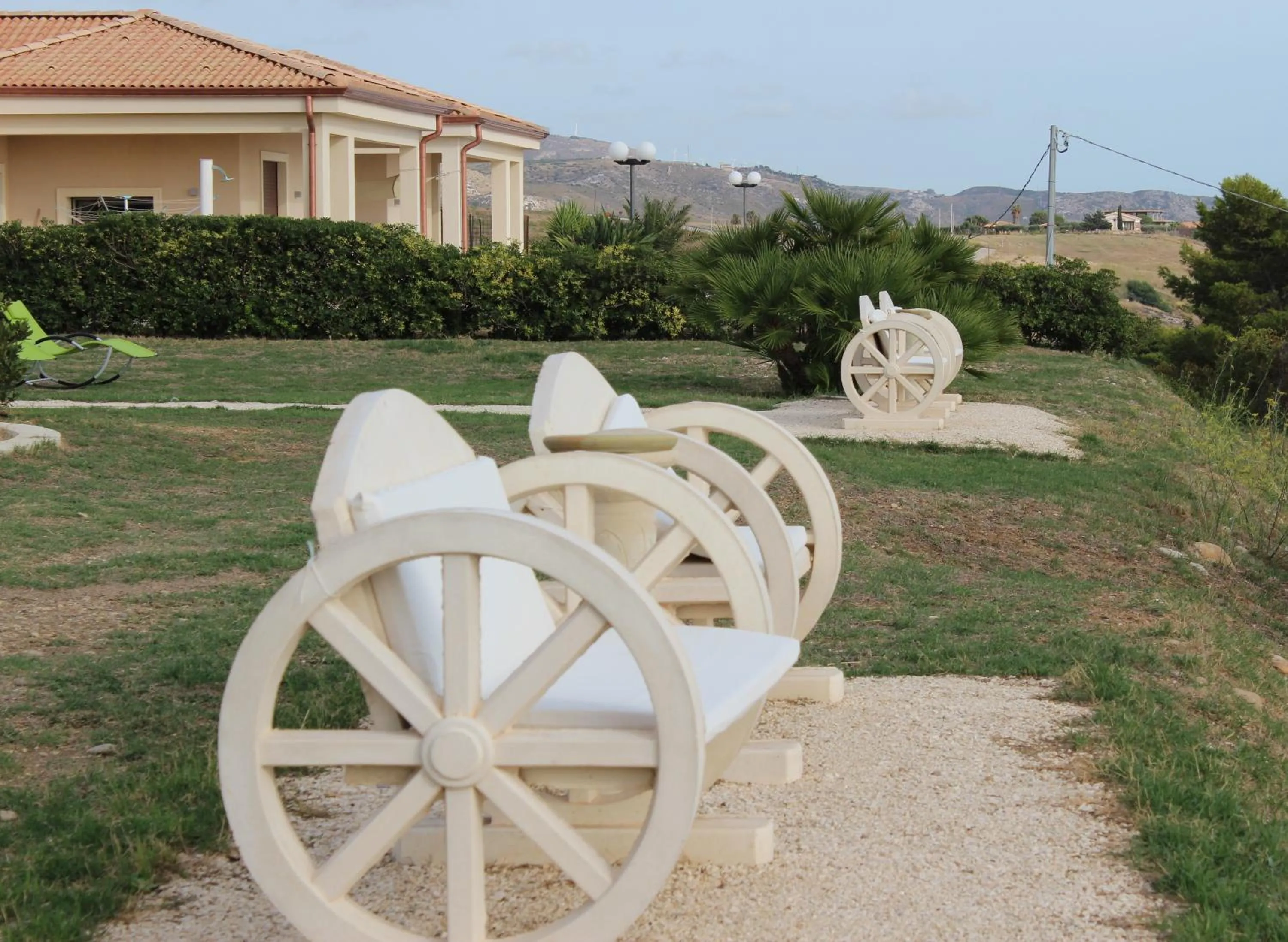 Inner courtyard view in B&B L'EDEN DI CAPO BIANCO