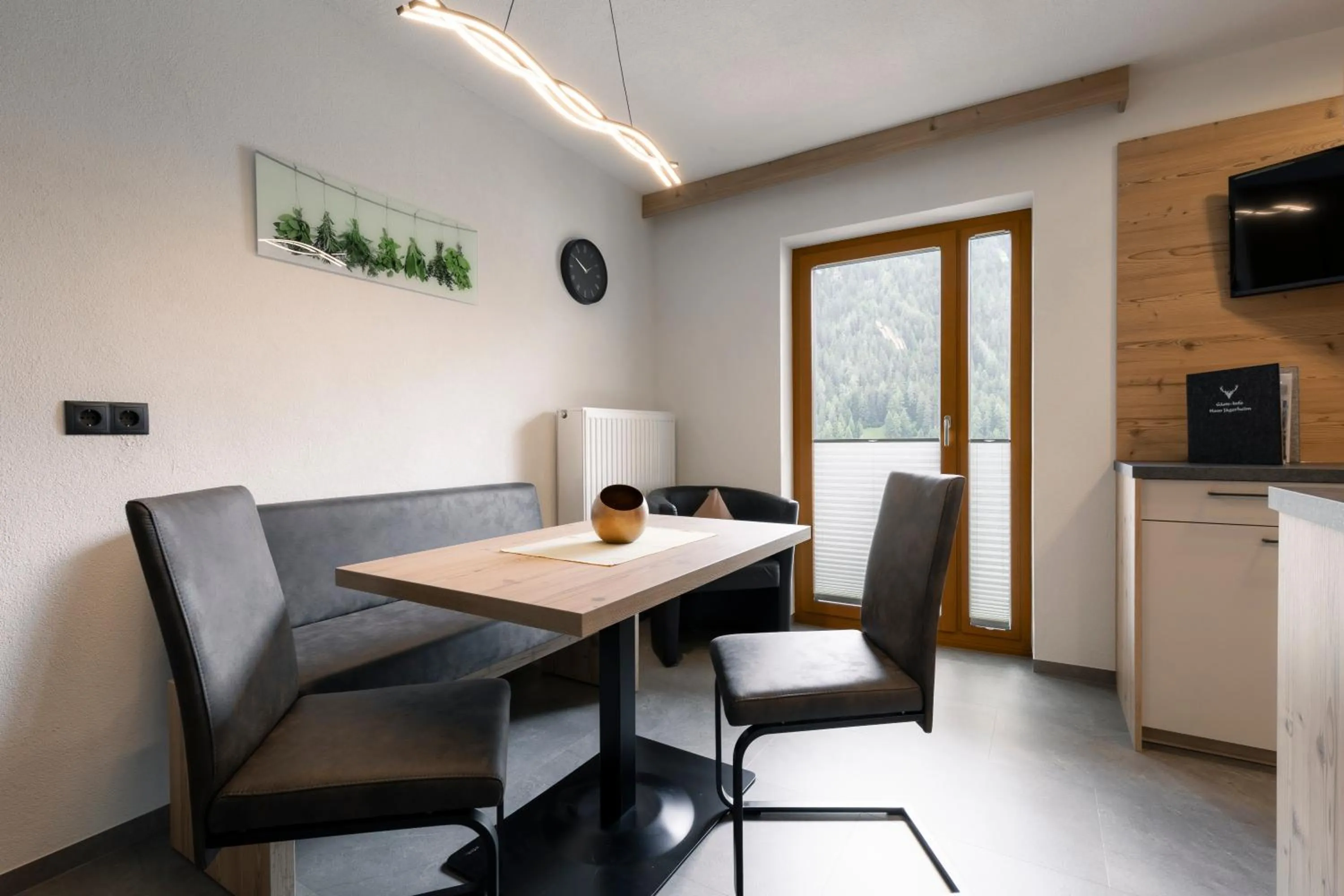Dining area in Apart Jägerheim