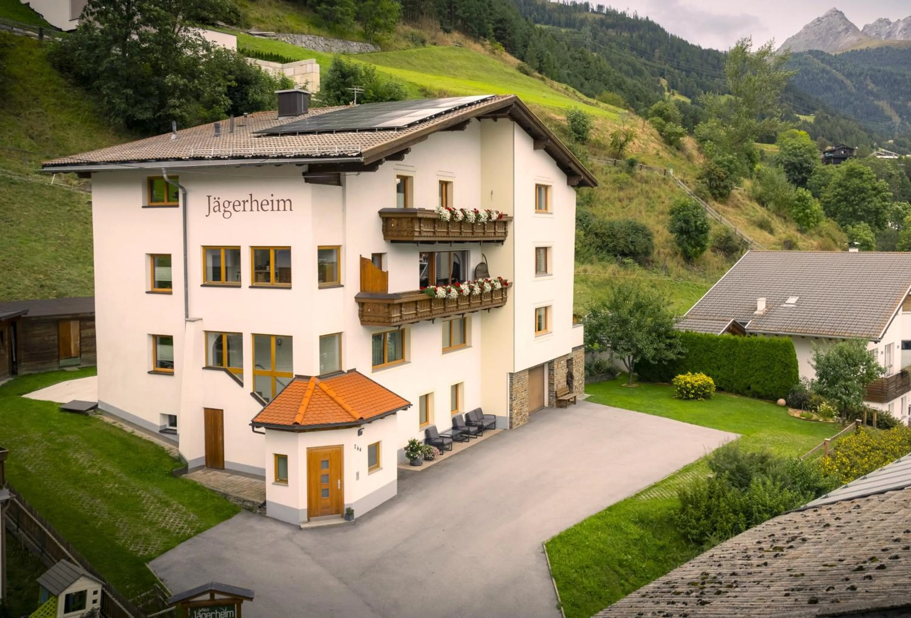 Property building in Apart Jägerheim