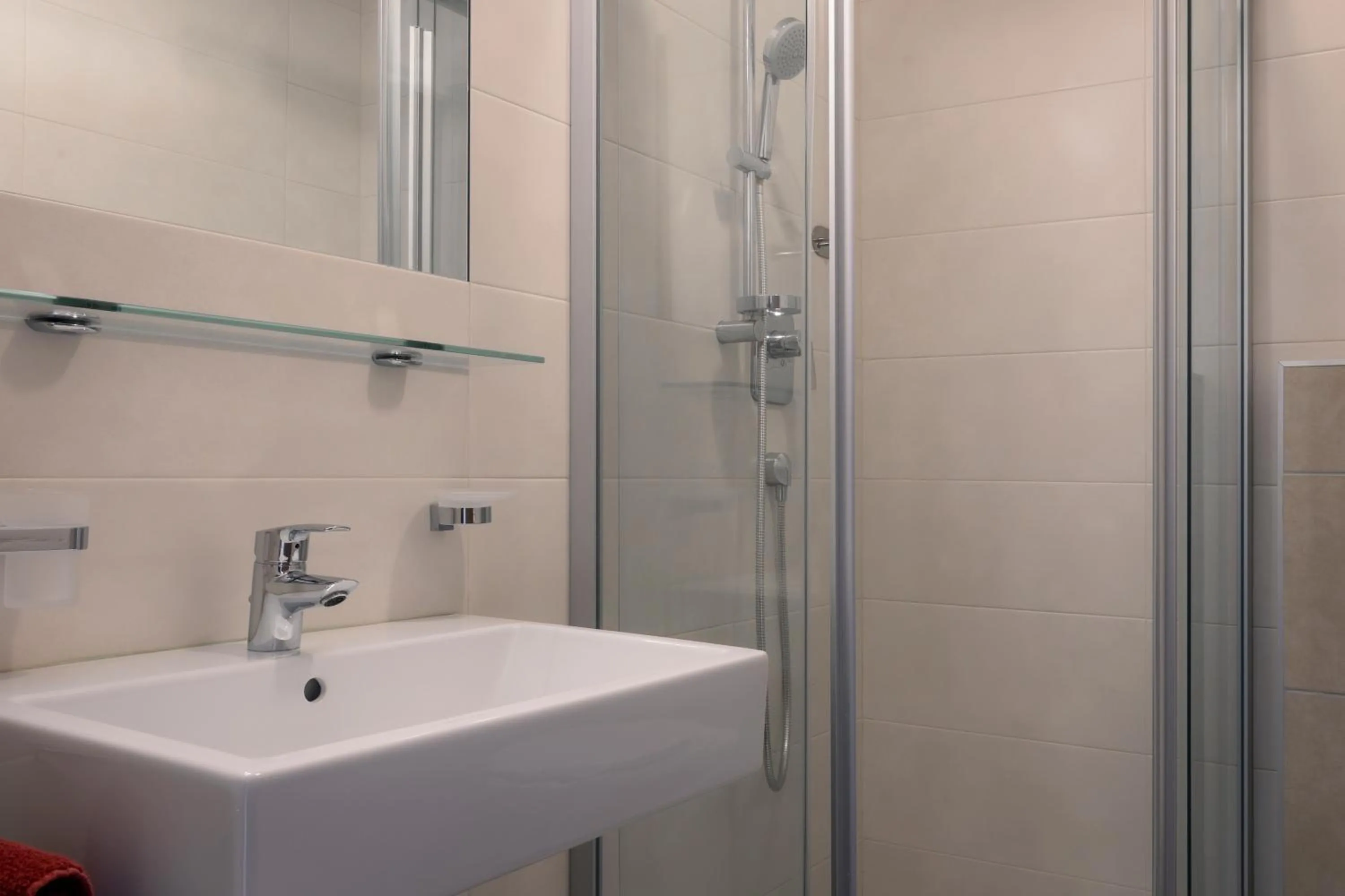 Shower in Apart Jägerheim
