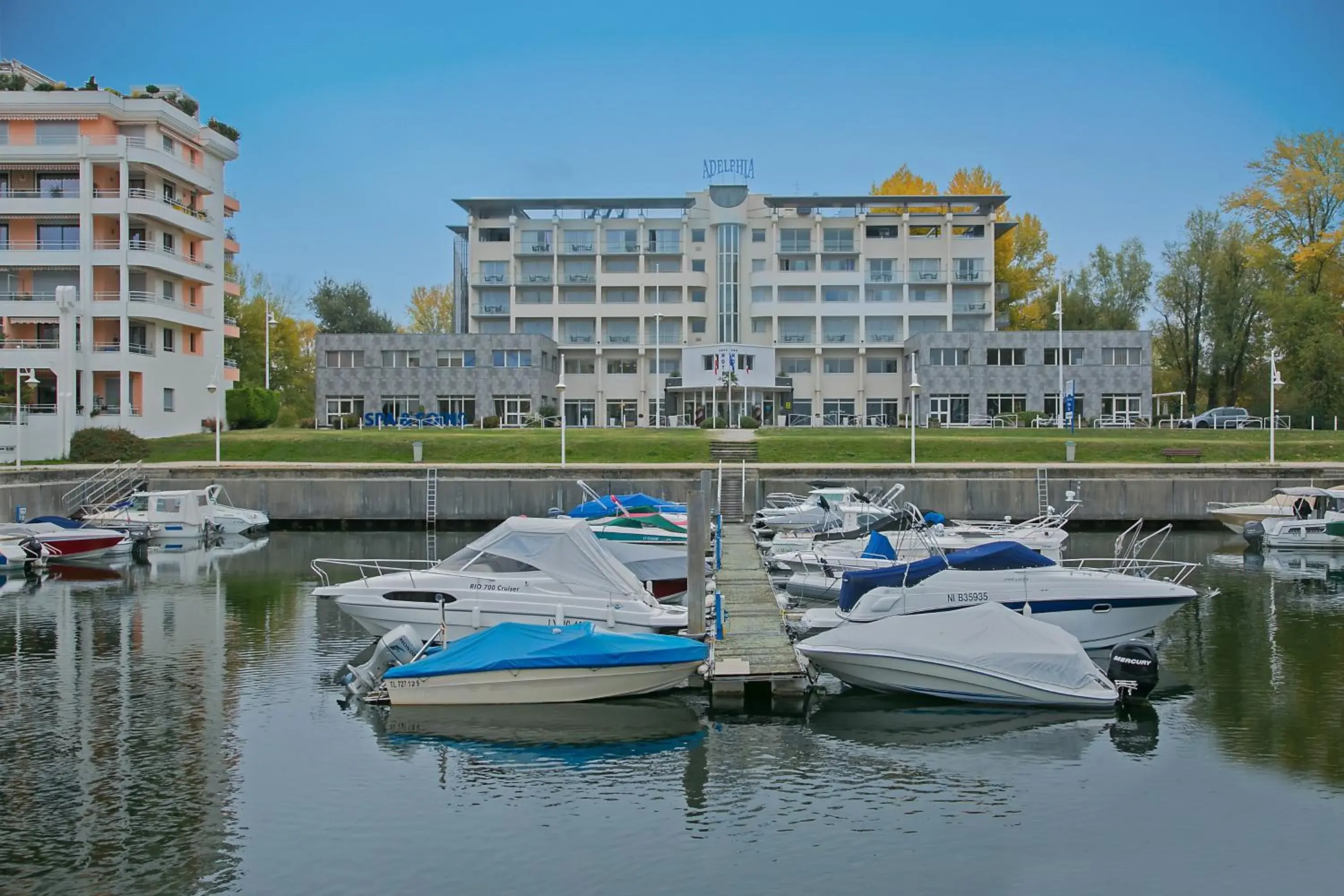 Property building in Hotel & Spa Marina d'Adelphia Property building in Hotel & Spa Marina d'Adelphia