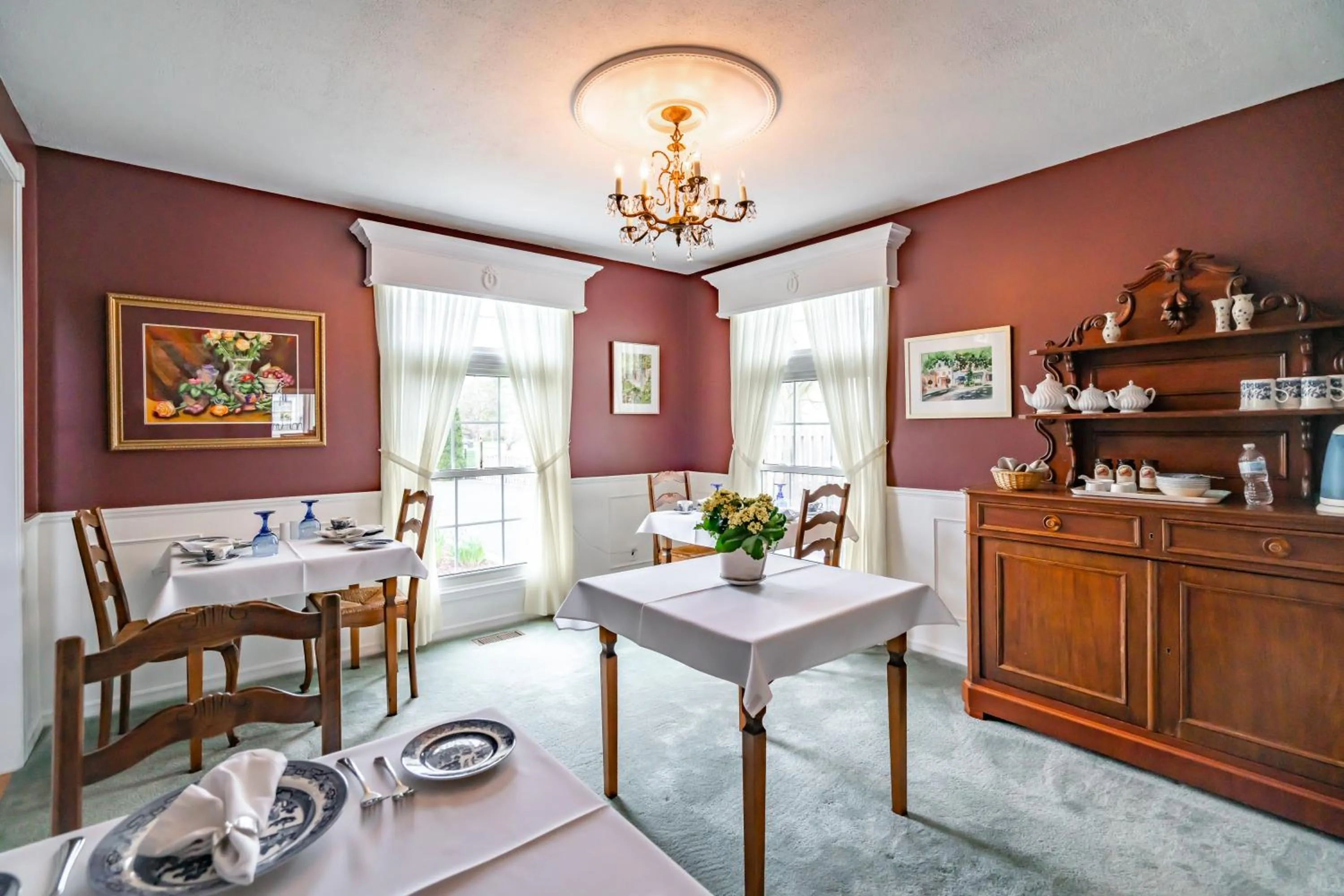 Breakfast in Abacot Hall Bed & Breakfast