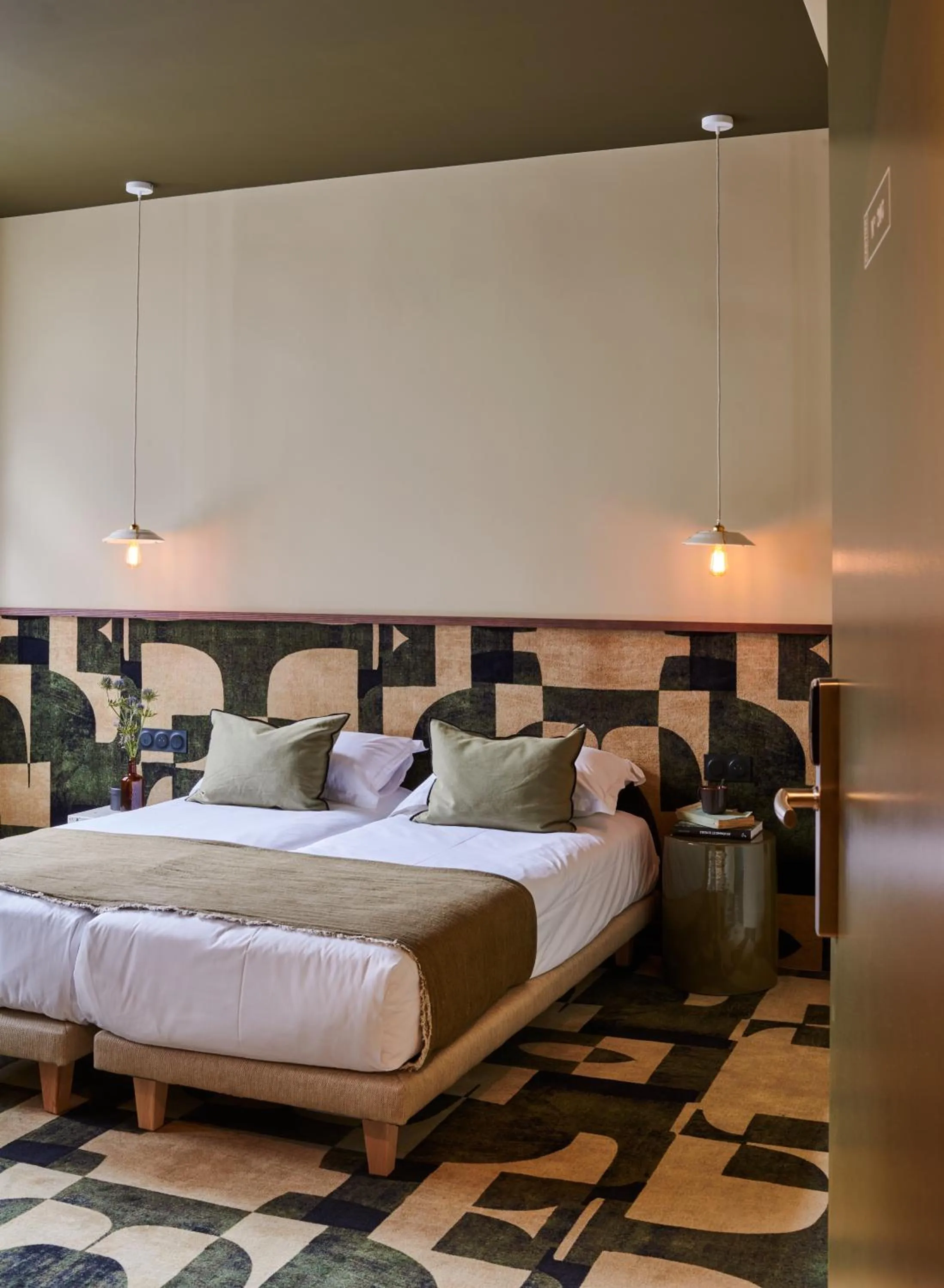 Bed in Hôtel Cartier