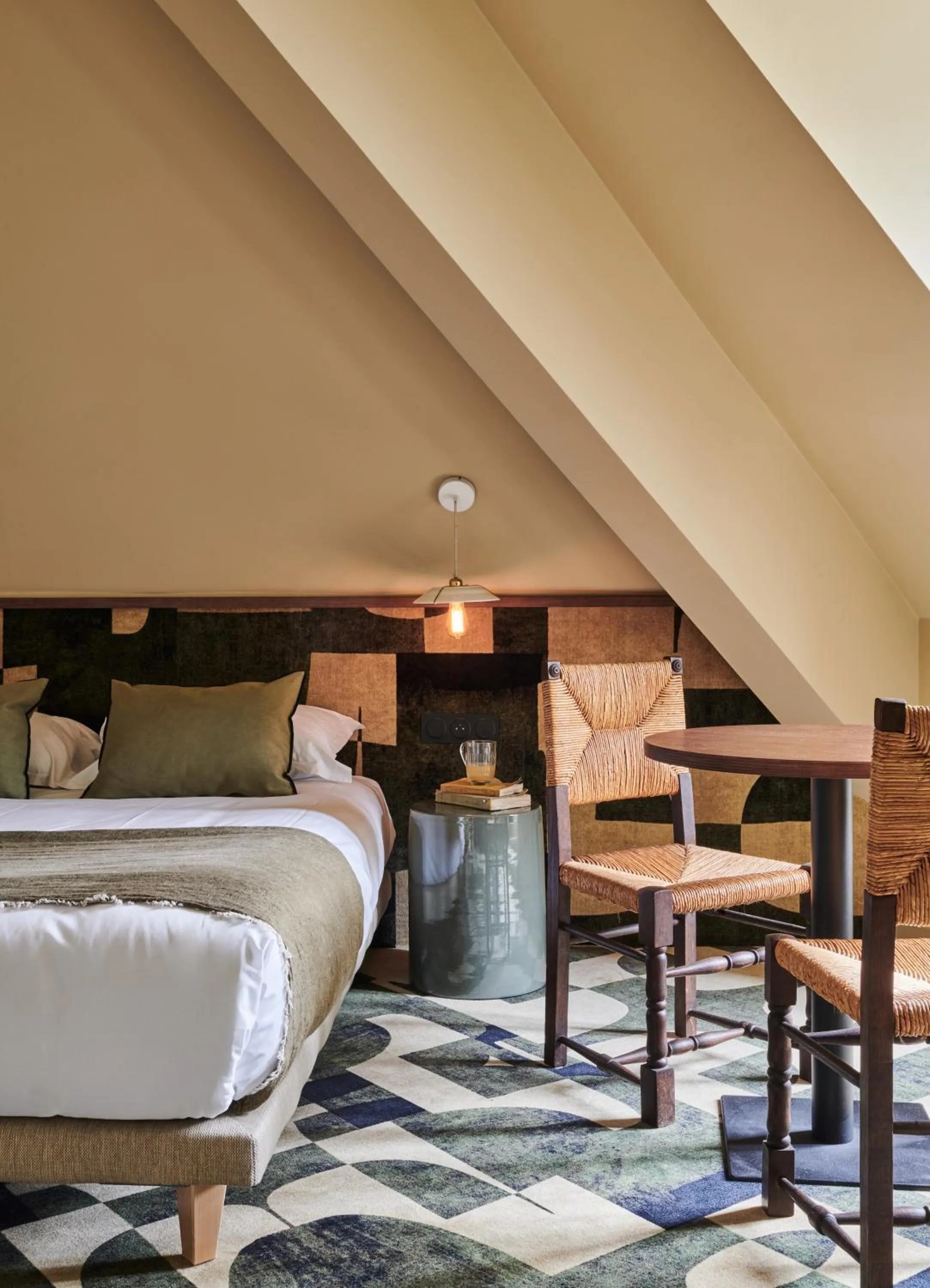 Bed in Hôtel Cartier