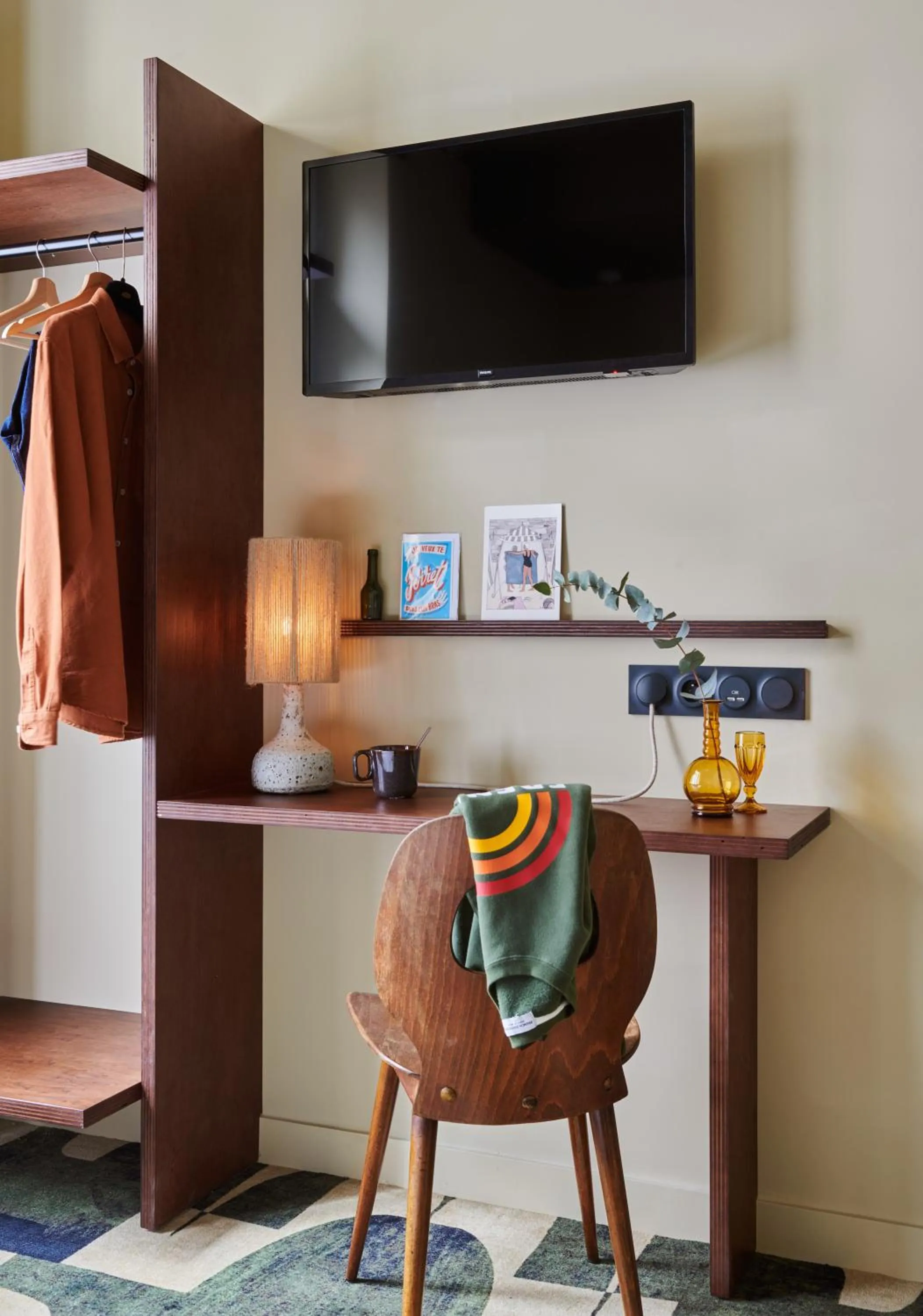 TV and multimedia in Hôtel Cartier