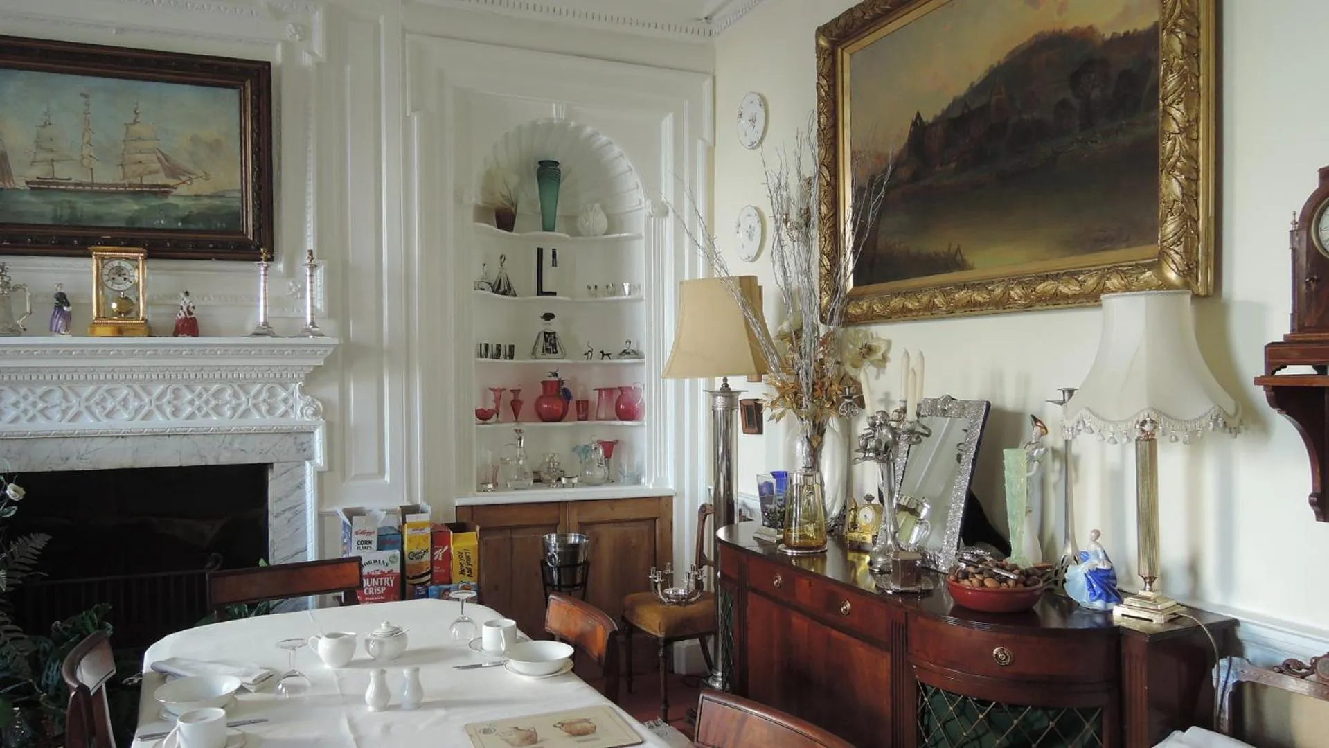 Breakfast in The Georgian House