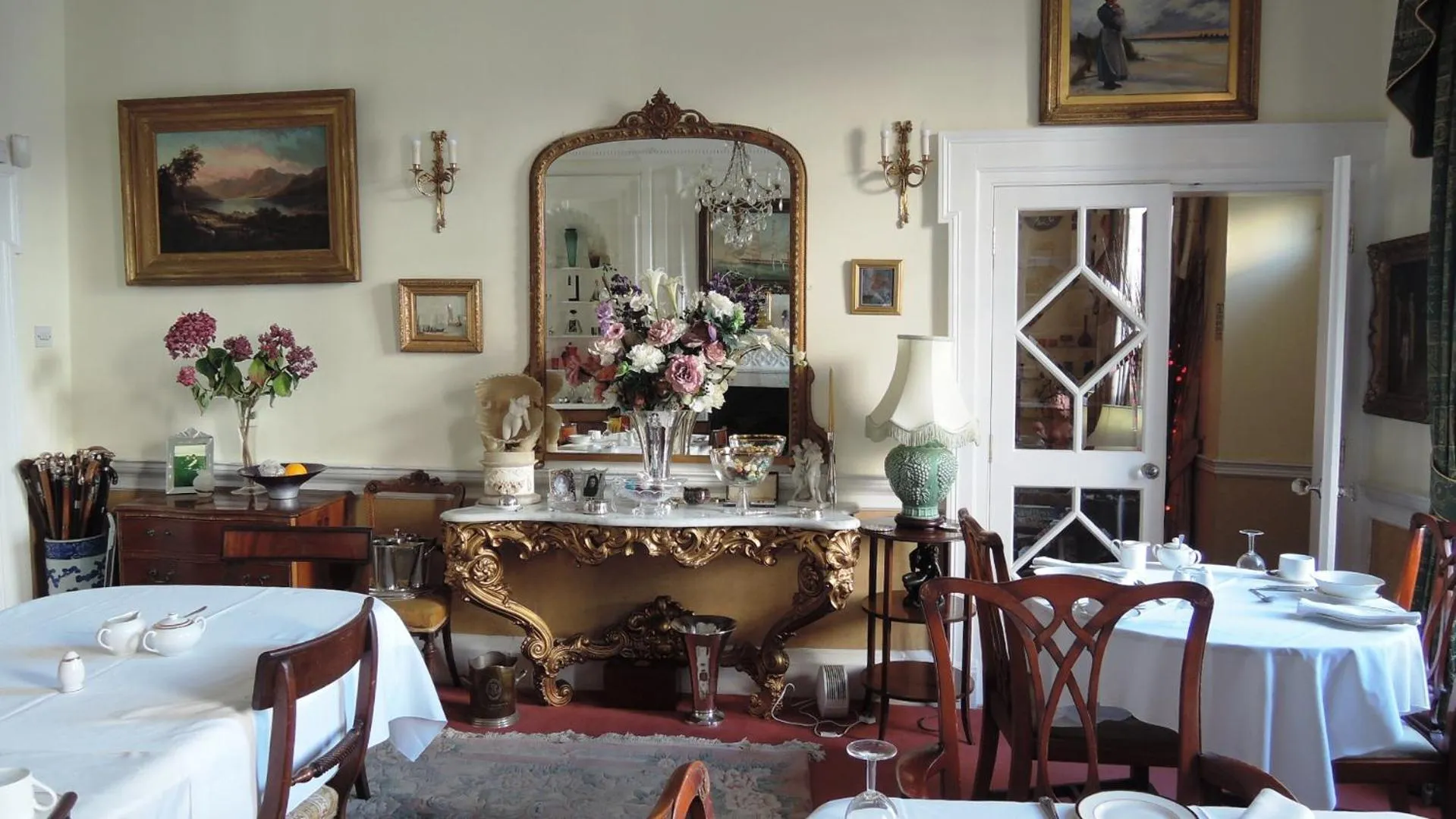 Breakfast in The Georgian House