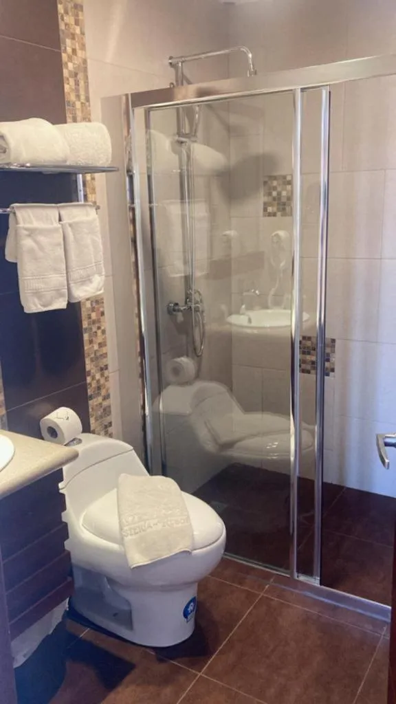 Shower in Hosteria Arhaná