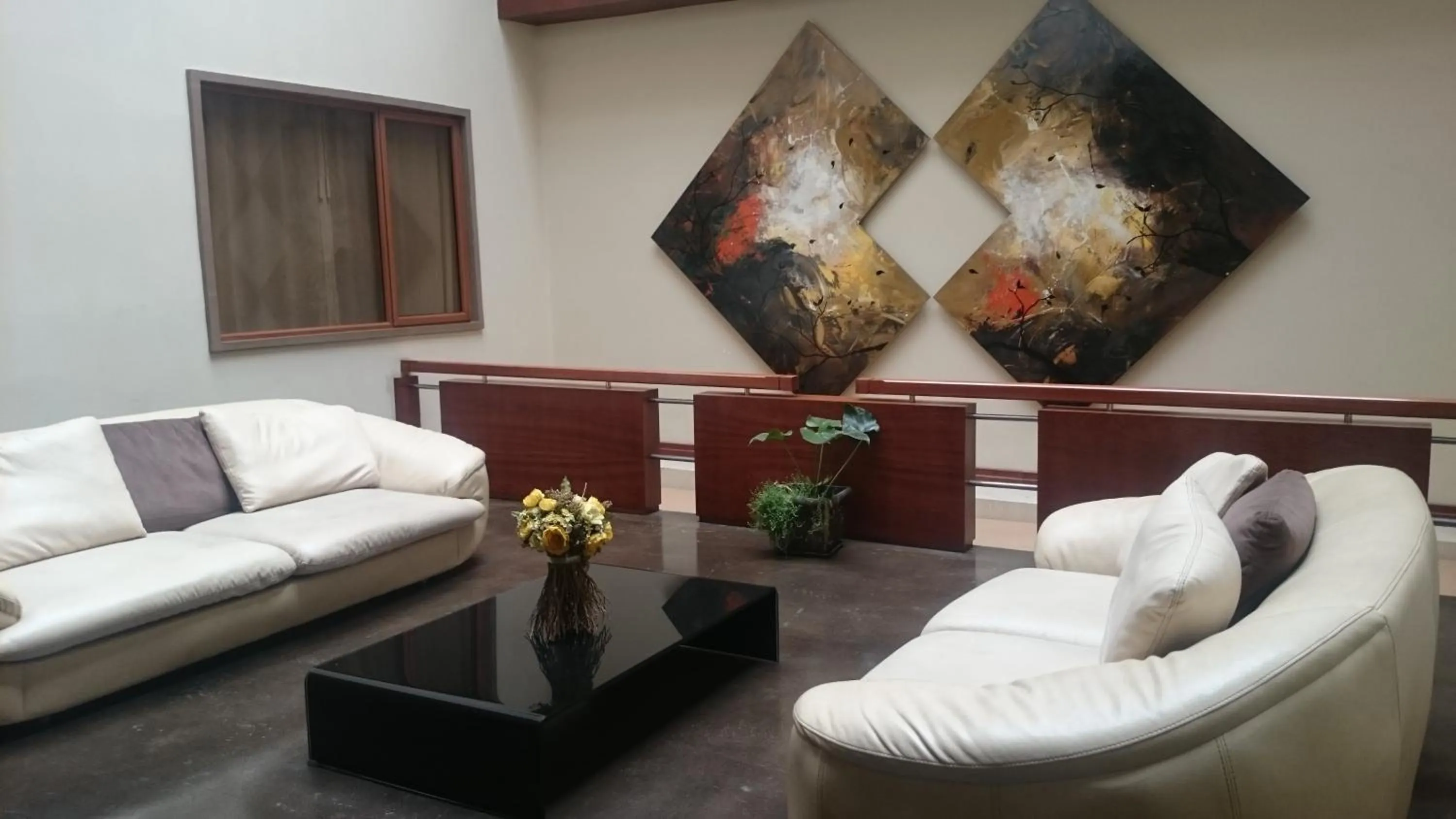 Communal lounge/ TV room in Hosteria Arhaná