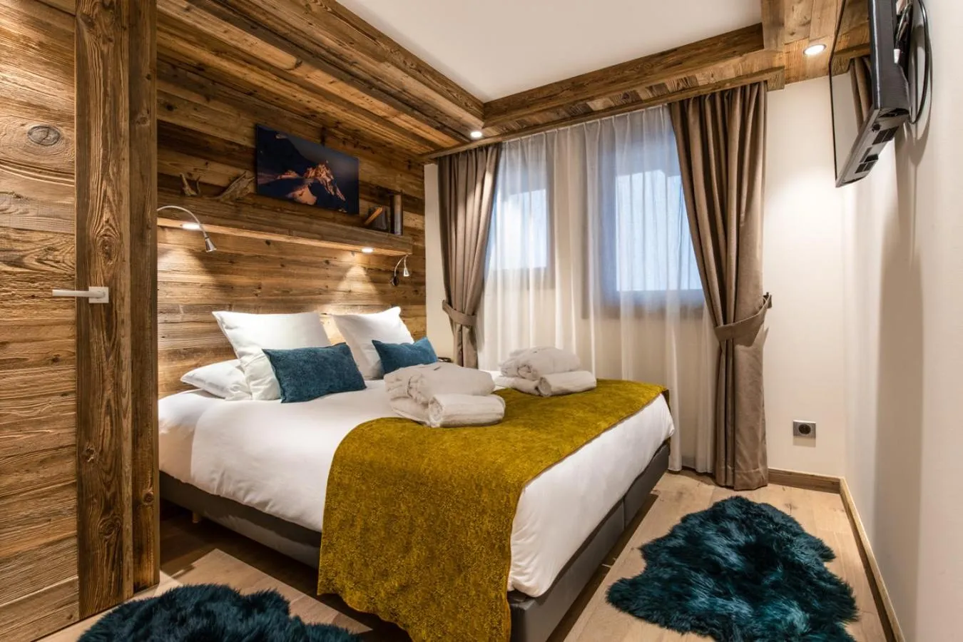 Manali Lodge by Alpine Resorts