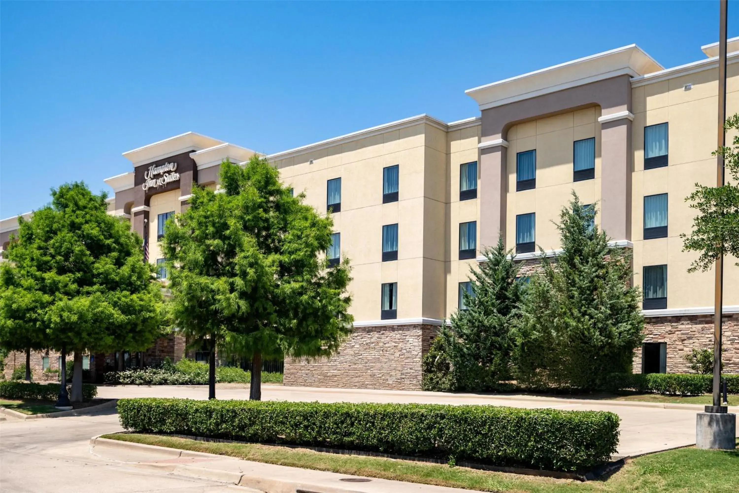 Property building in Hampton Inn and Suites Trophy Club - Fort Worth North Property building in Hampton Inn and Suites Trophy Club - Fort Worth North