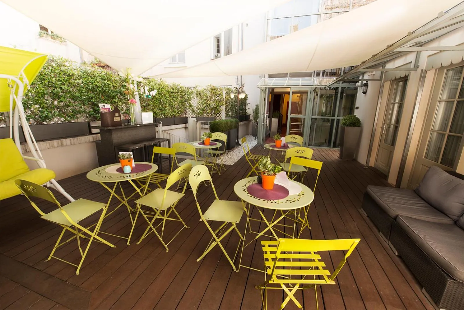 Patio in Hôtel Alexandra