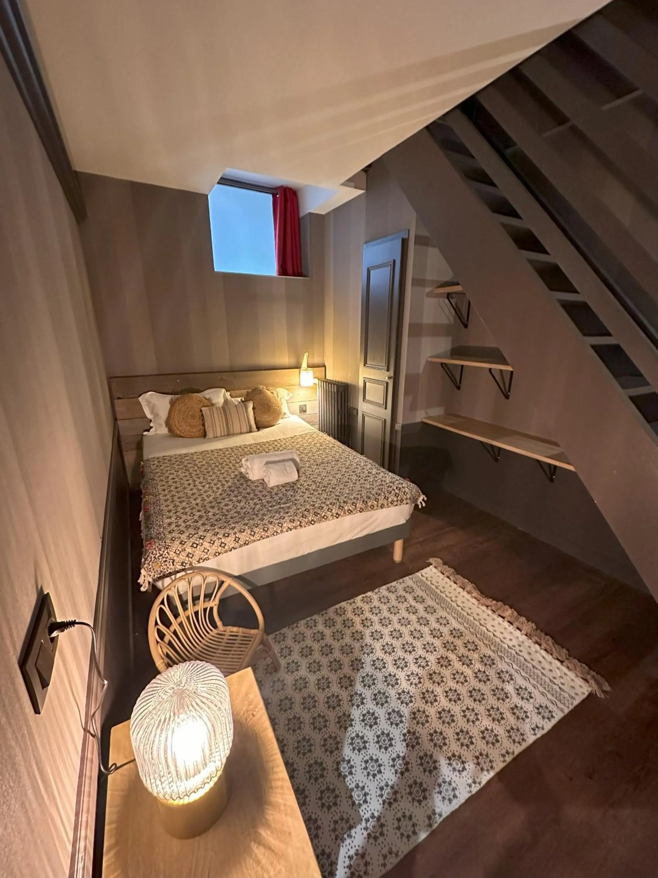 Bedroom, Bed in Hôtel Alexandra