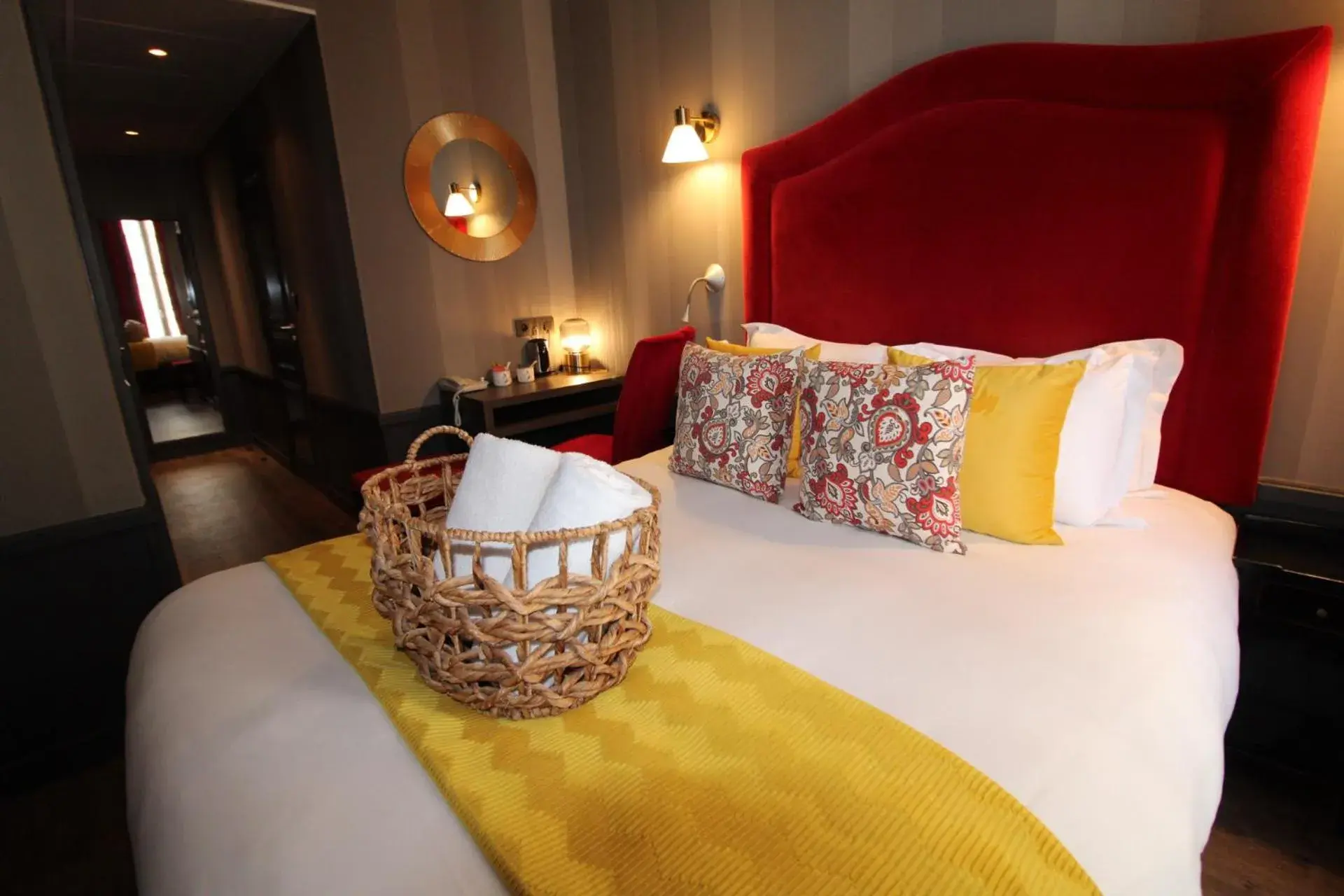 Photo of the whole room, Bed in Hôtel Alexandra Photo of the whole room, Bed in Hôtel Alexandra