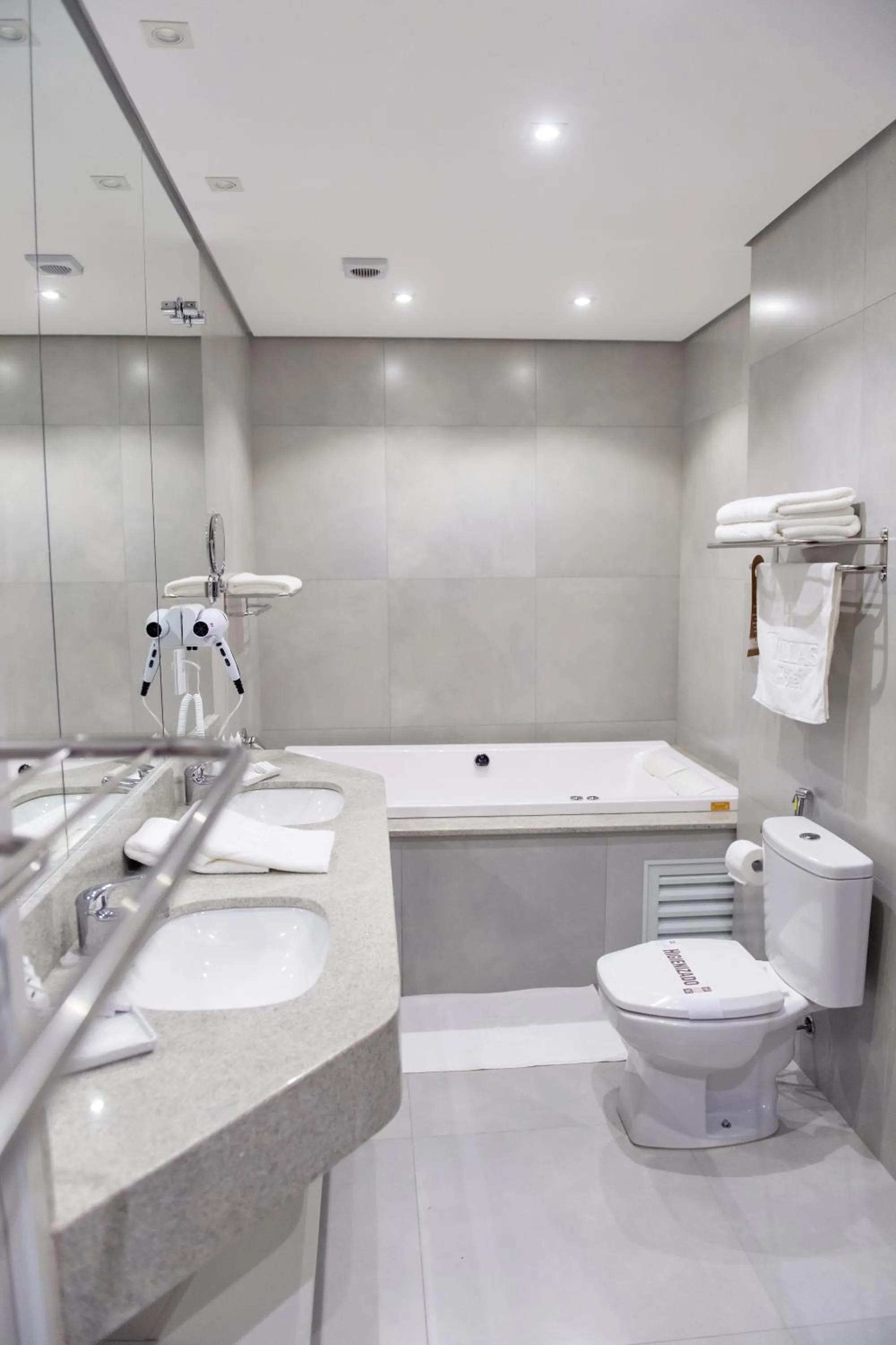 Shower in Villas Hotel