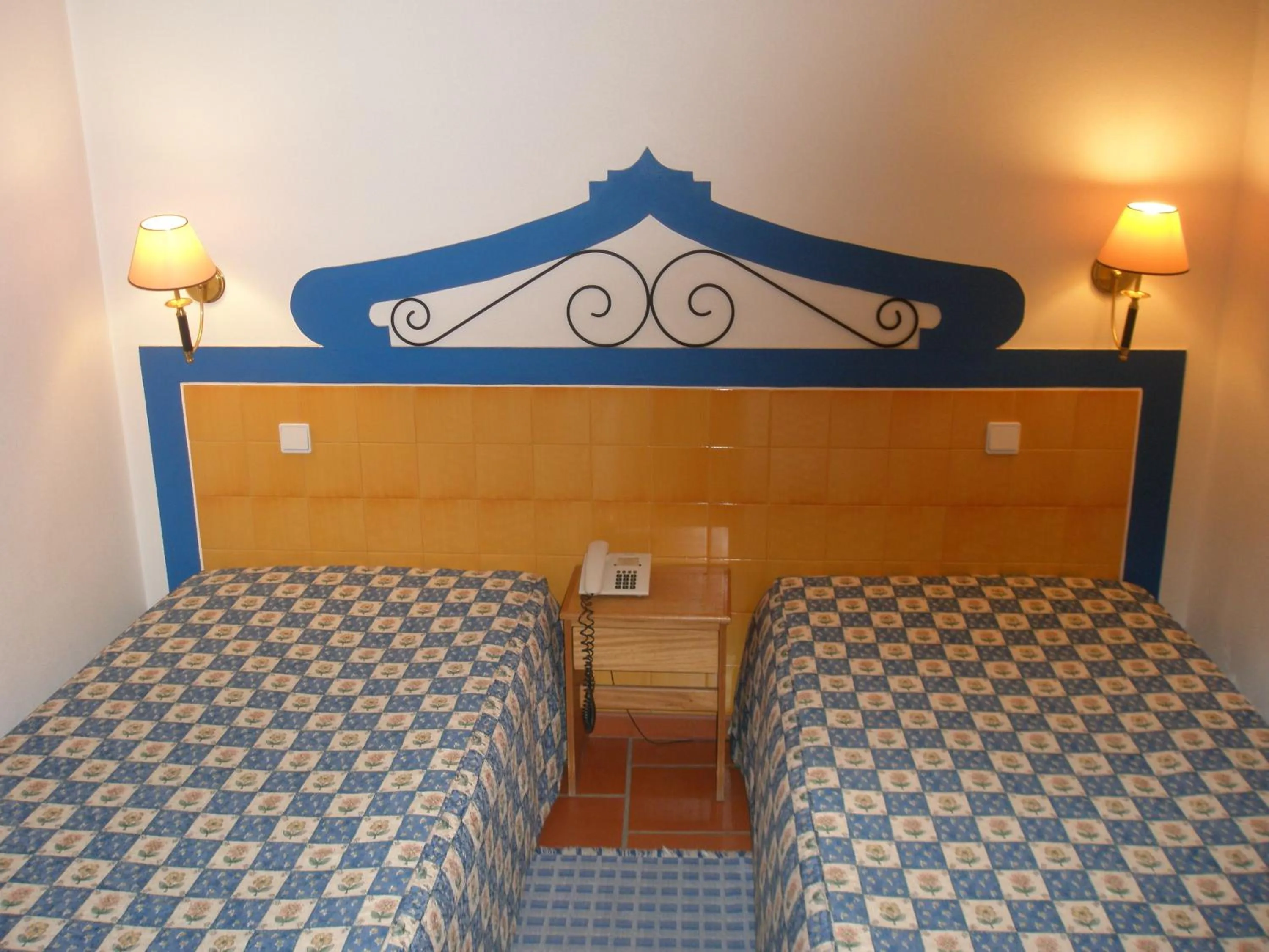 Twin Room - single occupancy in Hotel Passagem do Sol