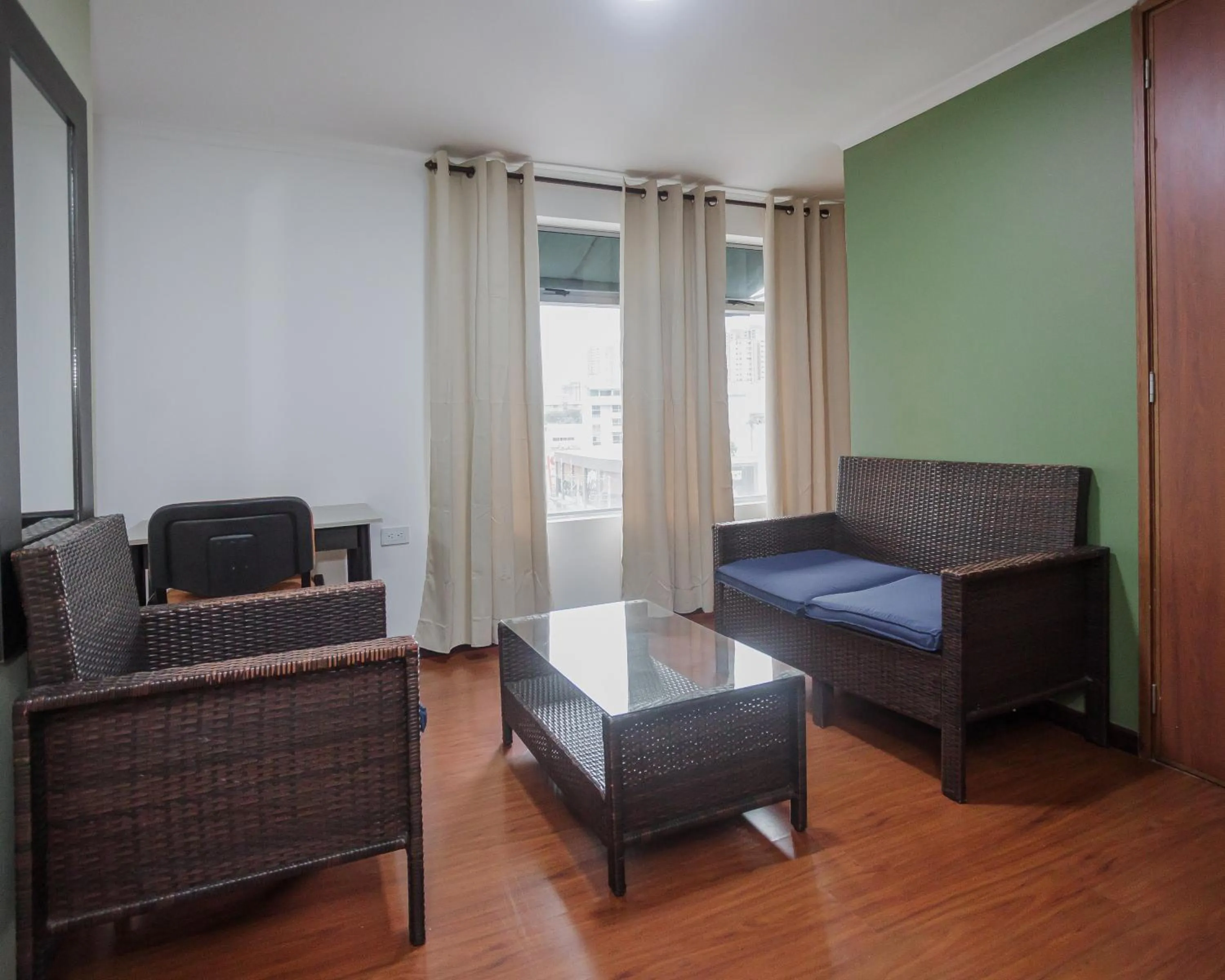 Seating area, Bed in Hotel Portón Sabaneta