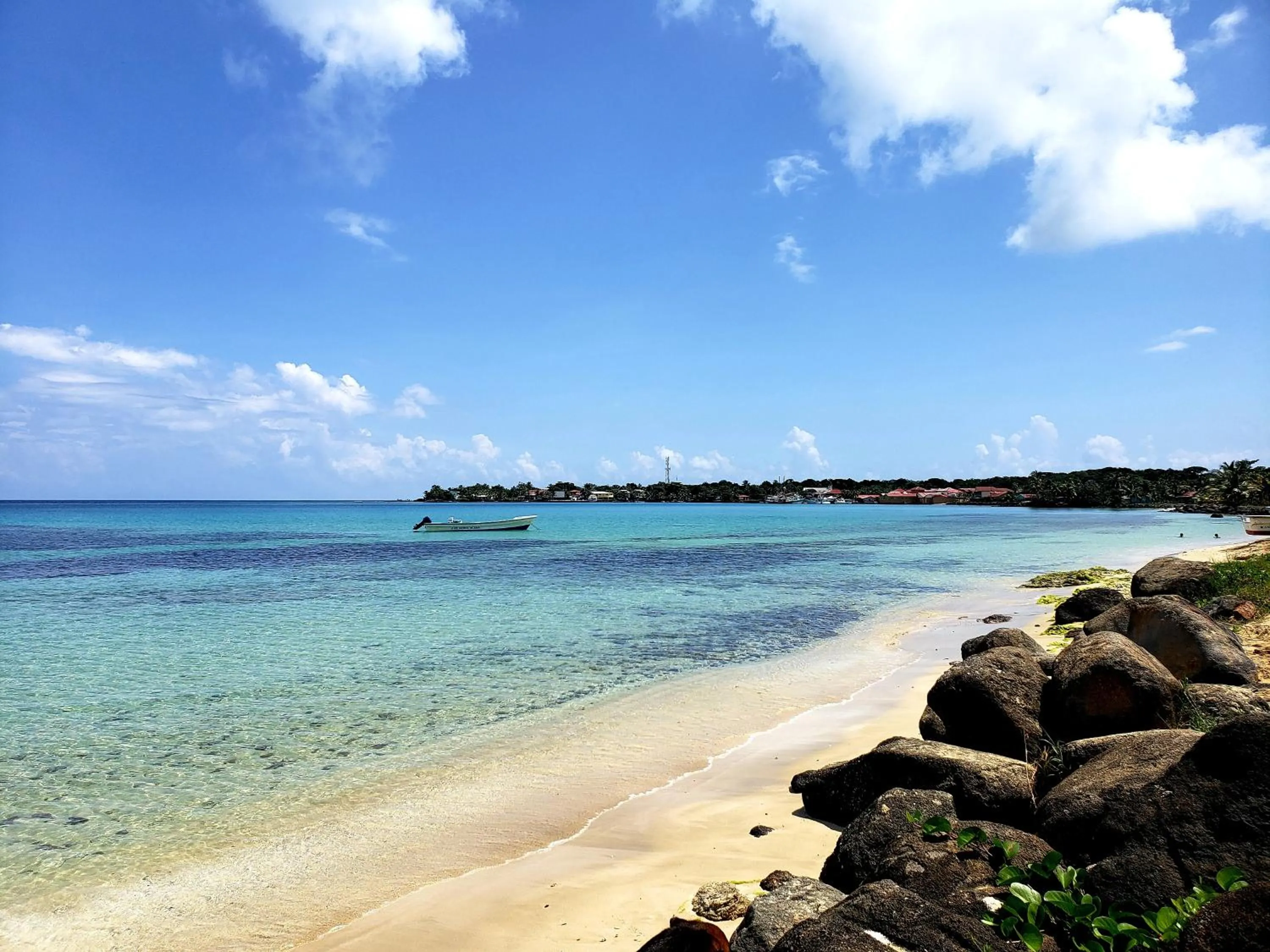 Beach in Paraiso Beach Hotel