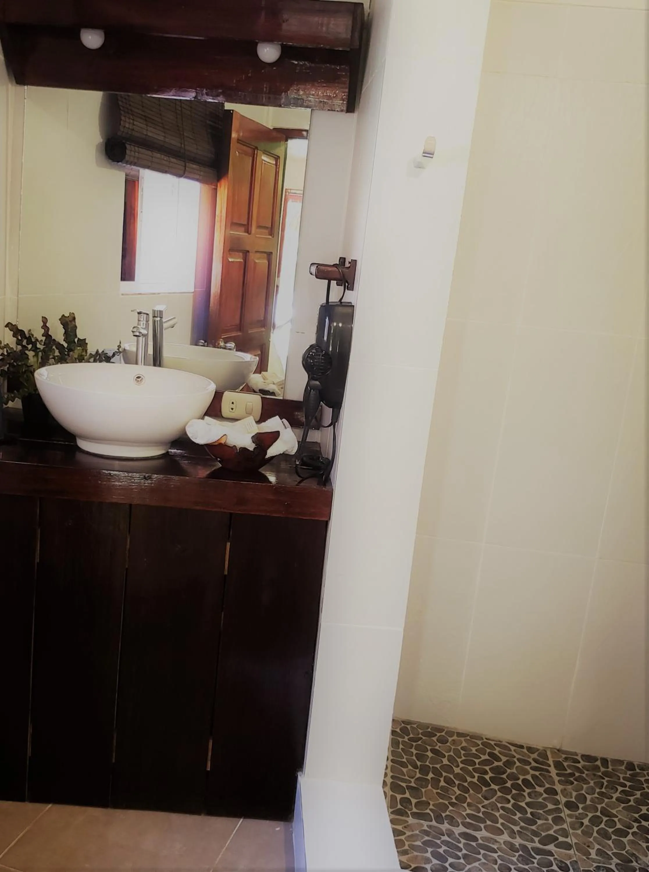 Bathroom in Paraiso Beach Hotel