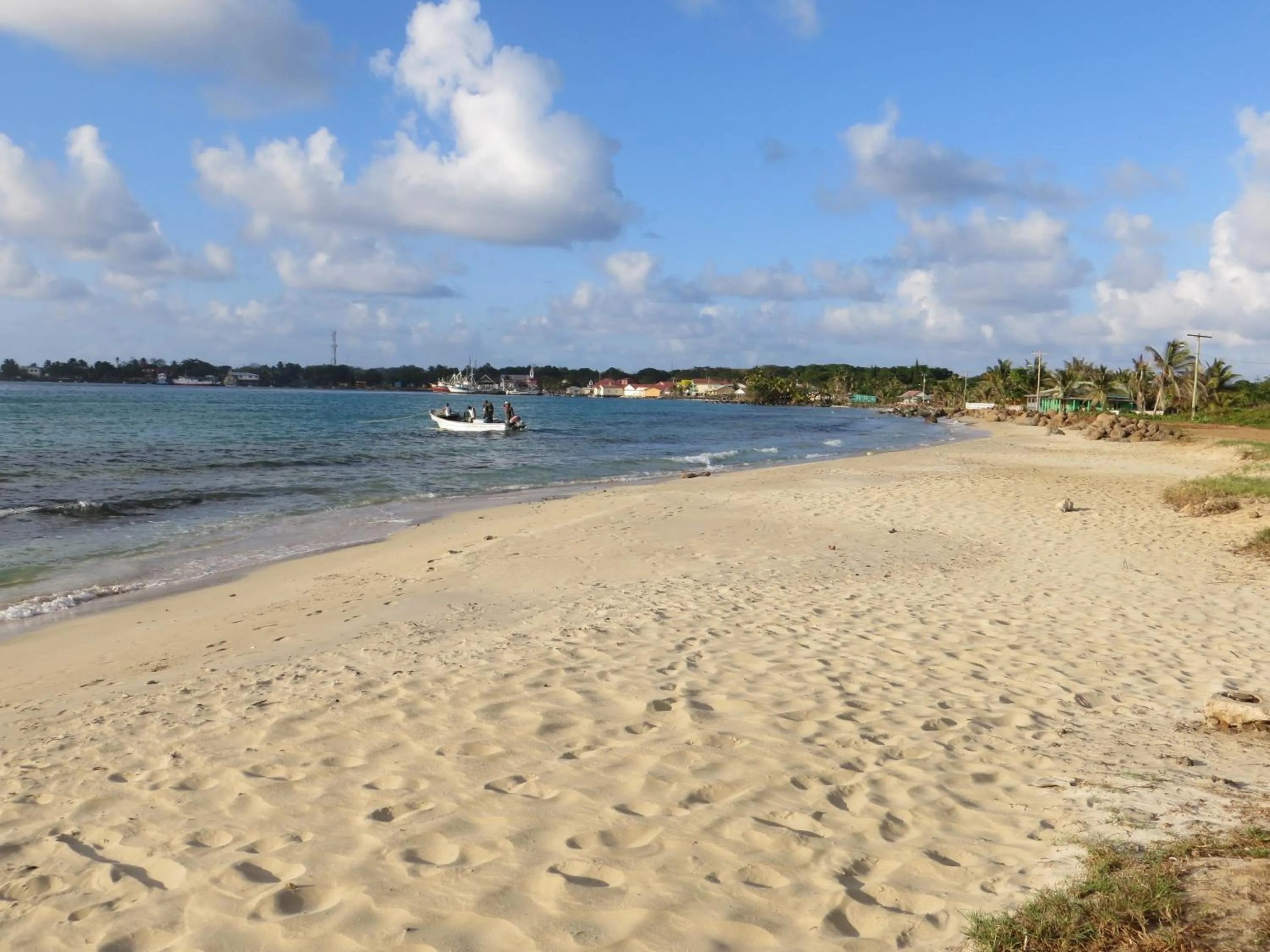 Area and facilities in Paraiso Beach Hotel