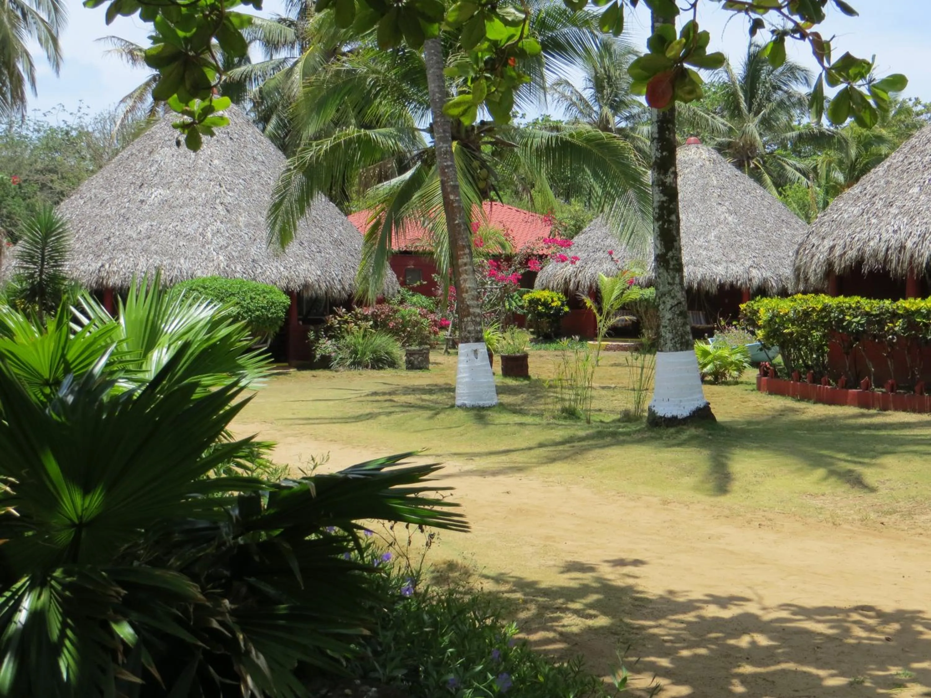 Facade/entrance in Paraiso Beach Hotel