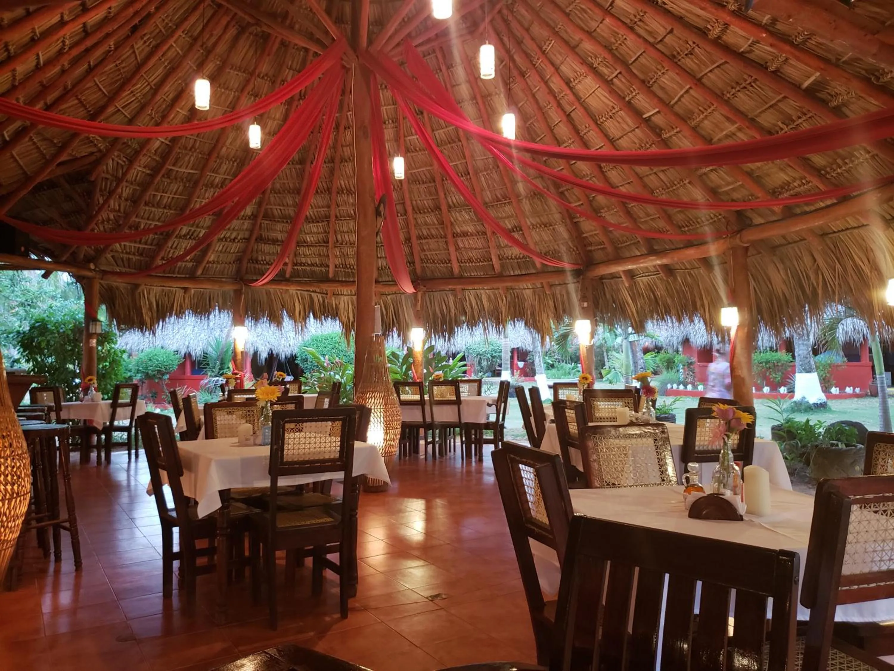 Restaurant/places to eat in Paraiso Beach Hotel