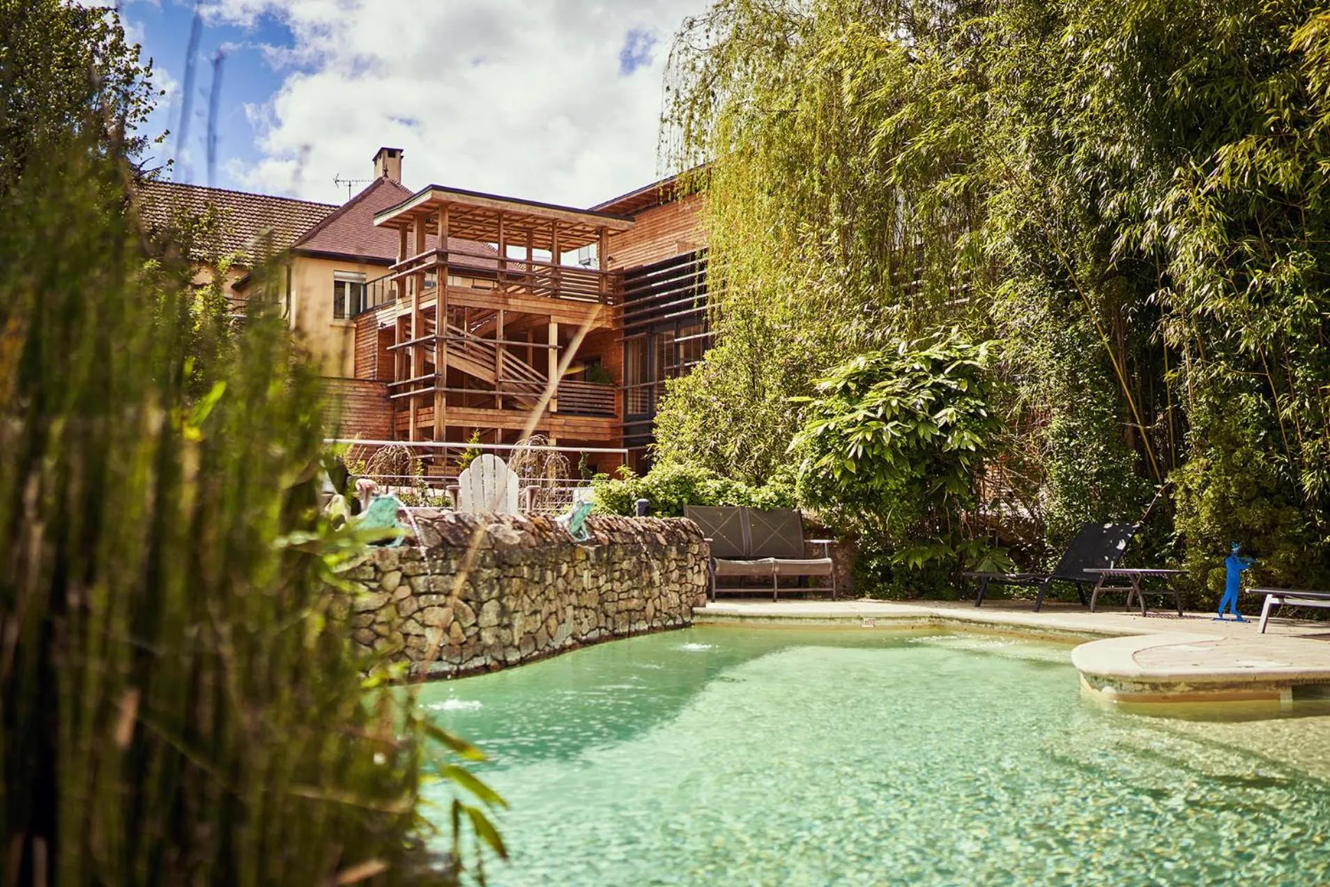 Swimming pool in Relais Bernard Loiseau