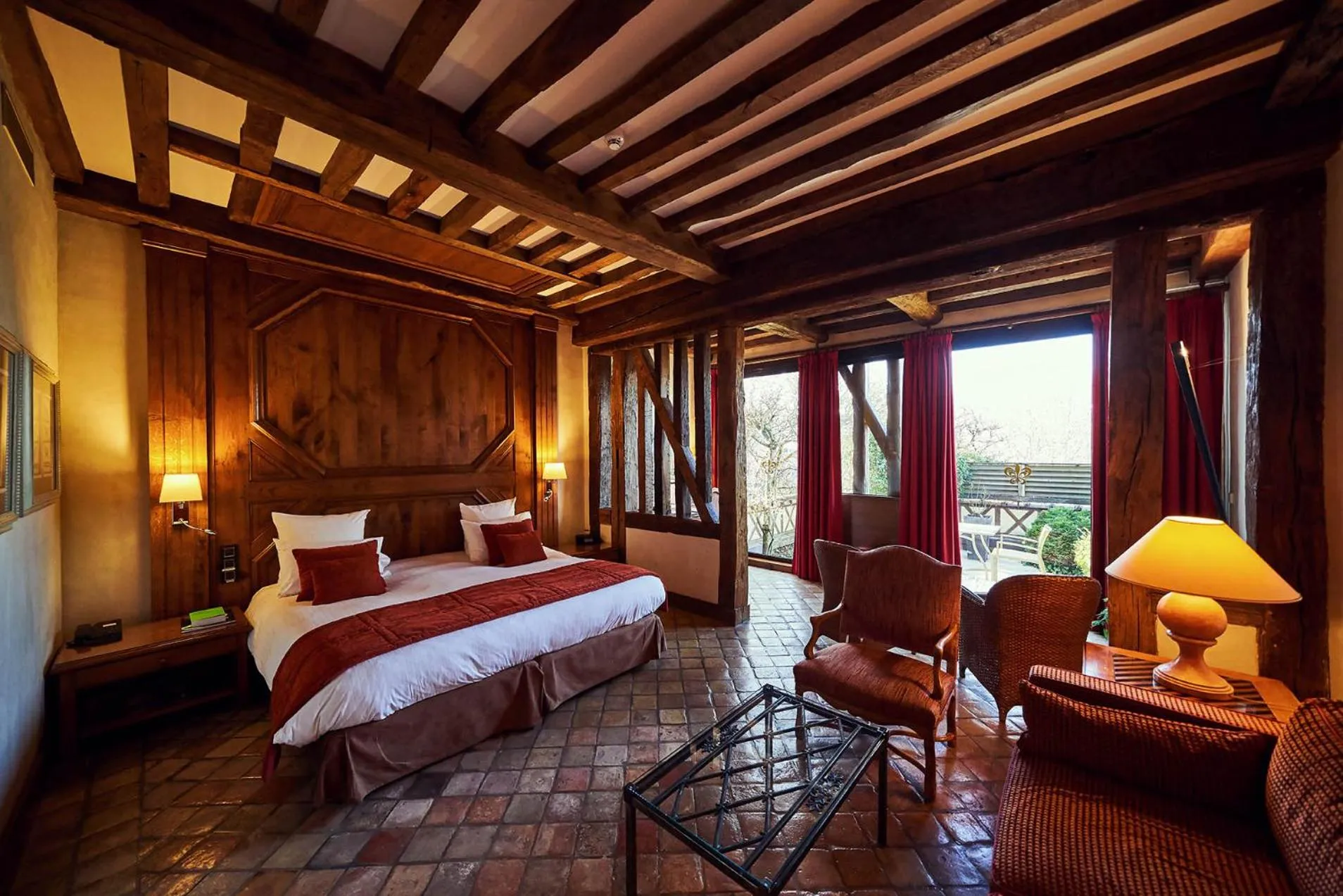 Photo of the whole room, Bed in Relais Bernard Loiseau
