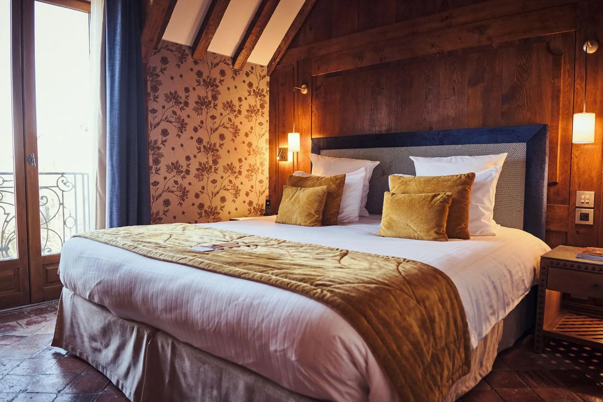 Bedroom, Bed in Relais Bernard Loiseau