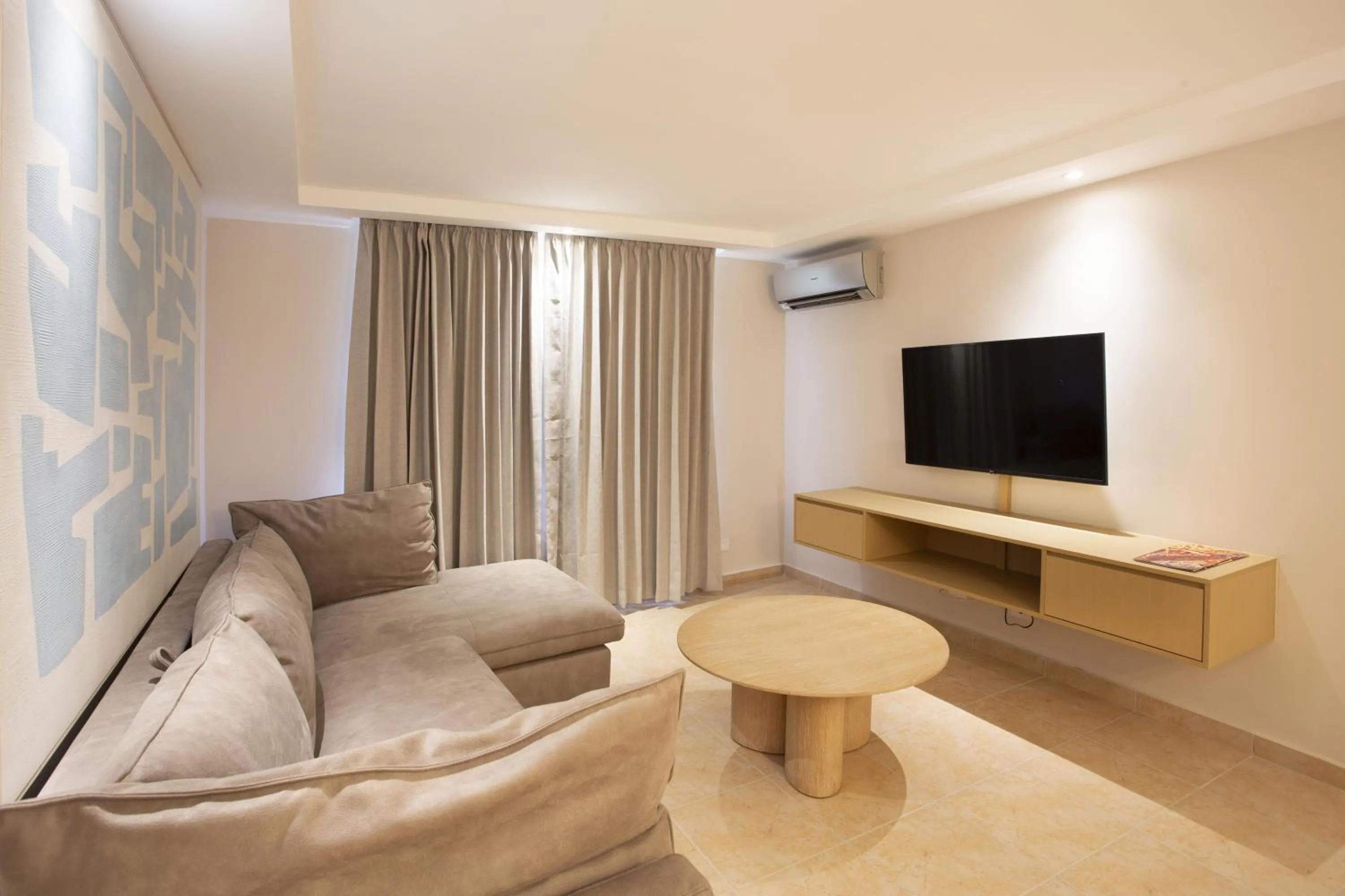 Photo of the whole room in Best Western El Dorado Panama Hotel