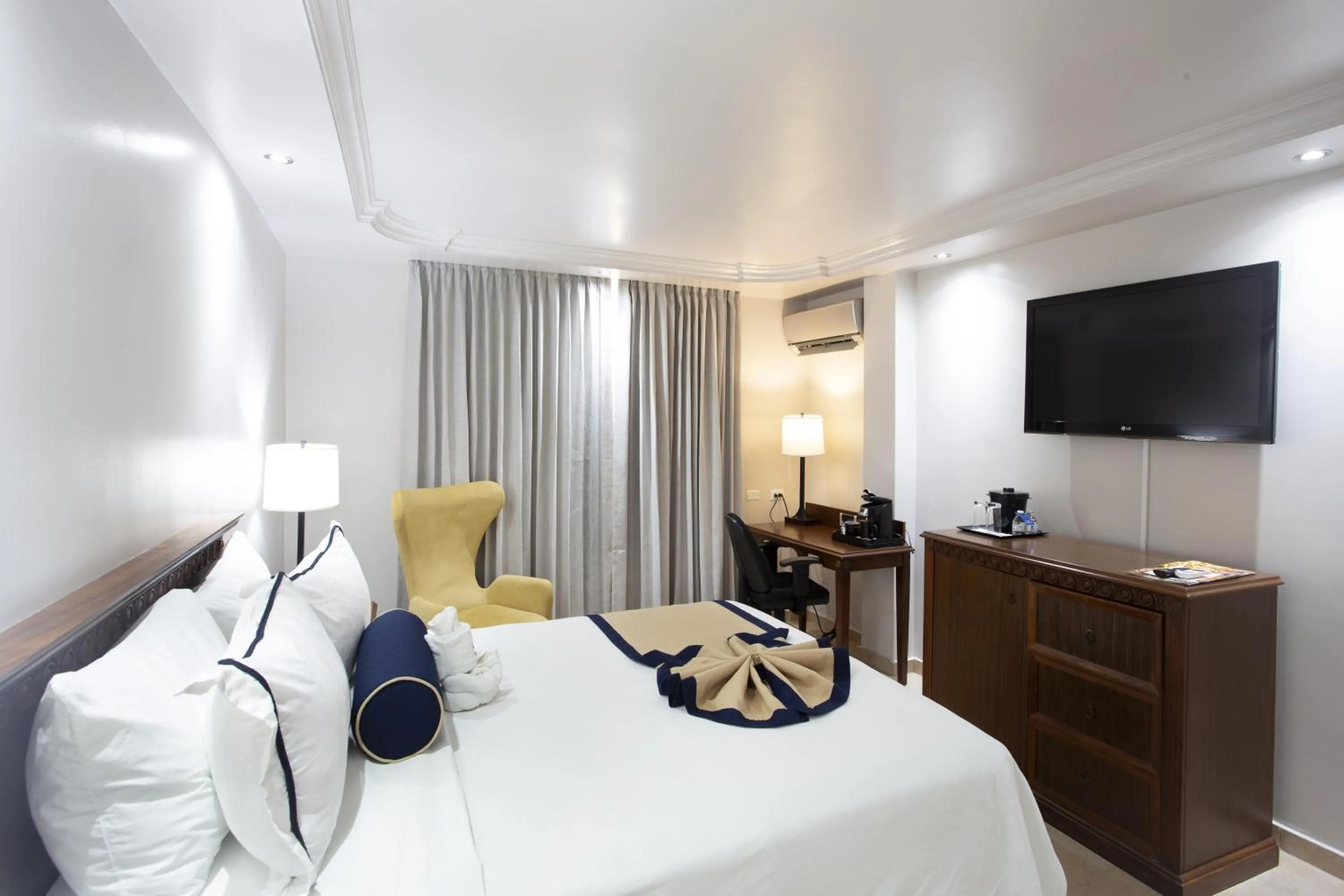 Bedroom, Bed in Best Western El Dorado Panama Hotel