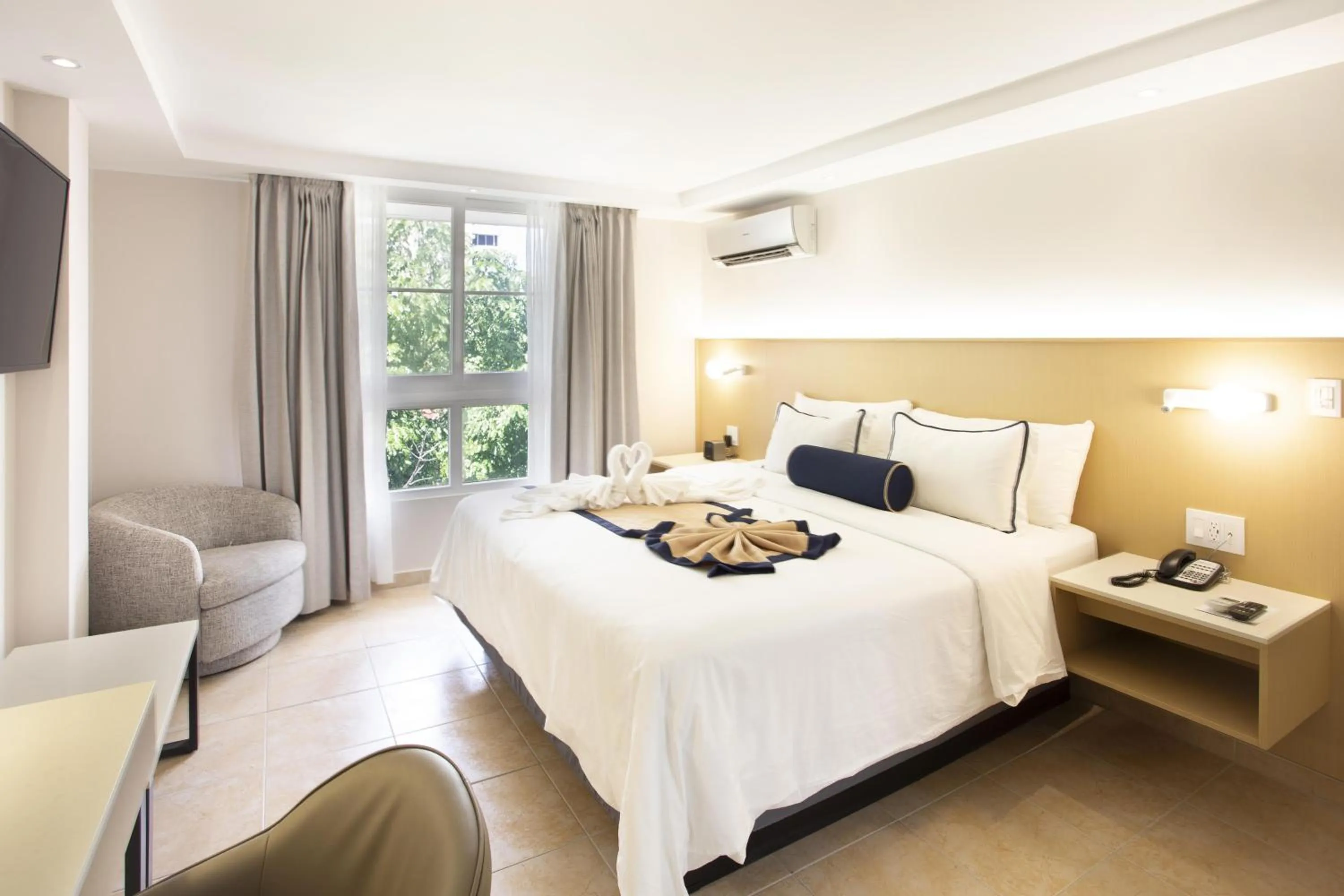 Photo of the whole room, Bed in Best Western El Dorado Panama Hotel