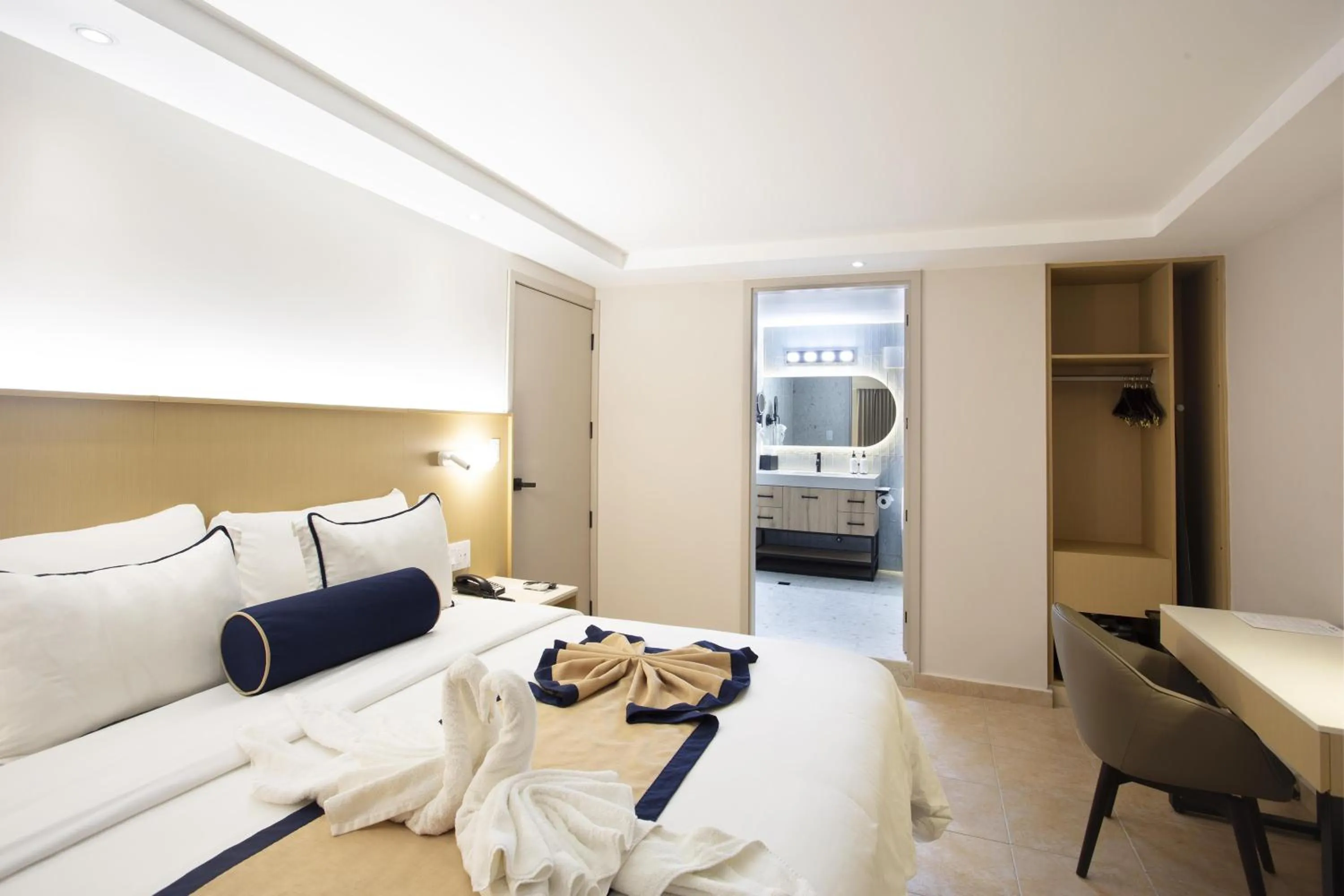 Photo of the whole room, Bed in Best Western El Dorado Panama Hotel