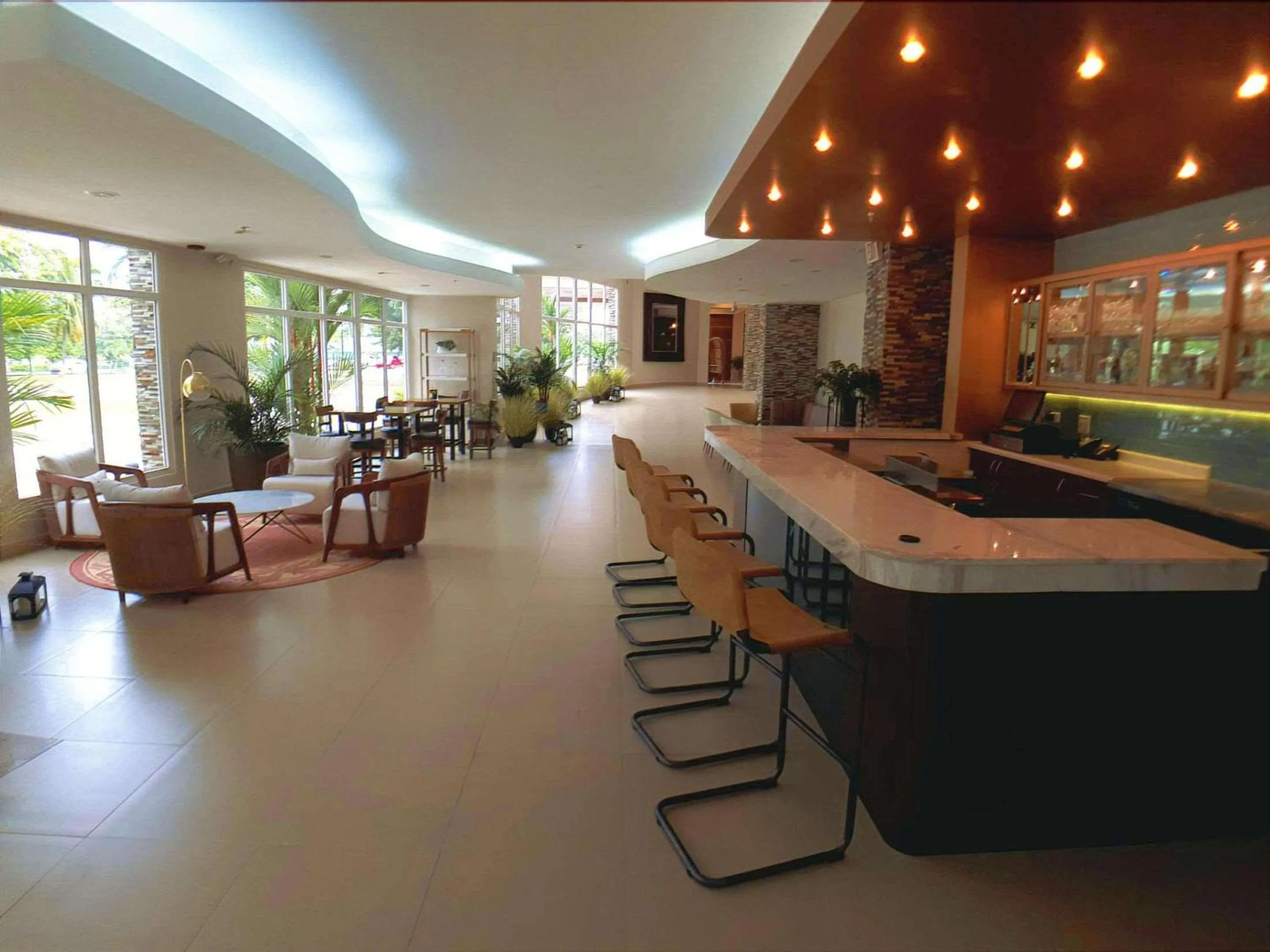 Lounge or bar in Radisson Hotel Panama Canal