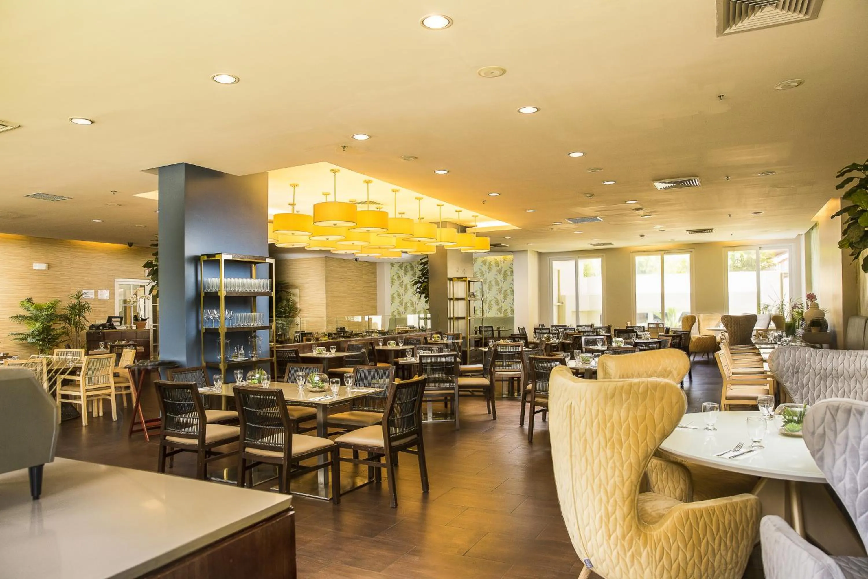 Restaurant/places to eat in Radisson Hotel Panama Canal