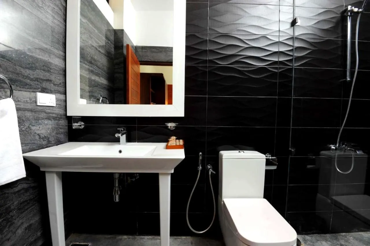 Bathroom in The Lake Forest Hotel