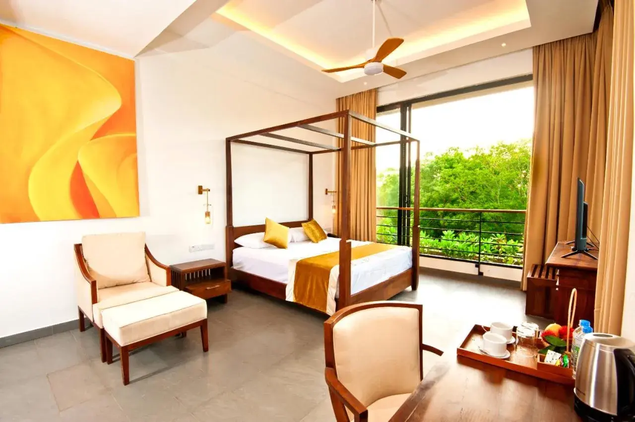 Bed in The Lake Forest Hotel Bed in The Lake Forest Hotel