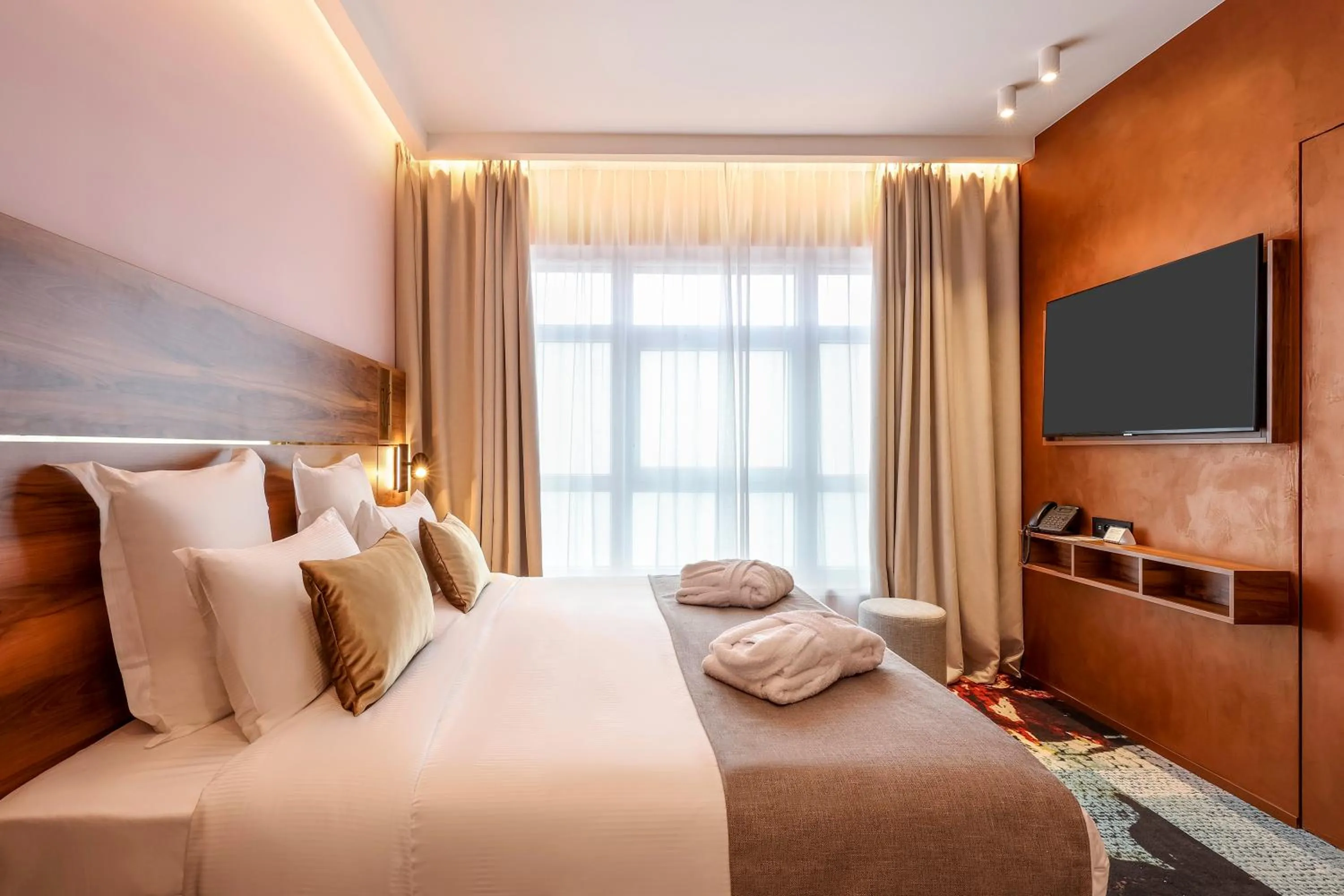 Bed in Hotel des Vosges BW Premier Collection