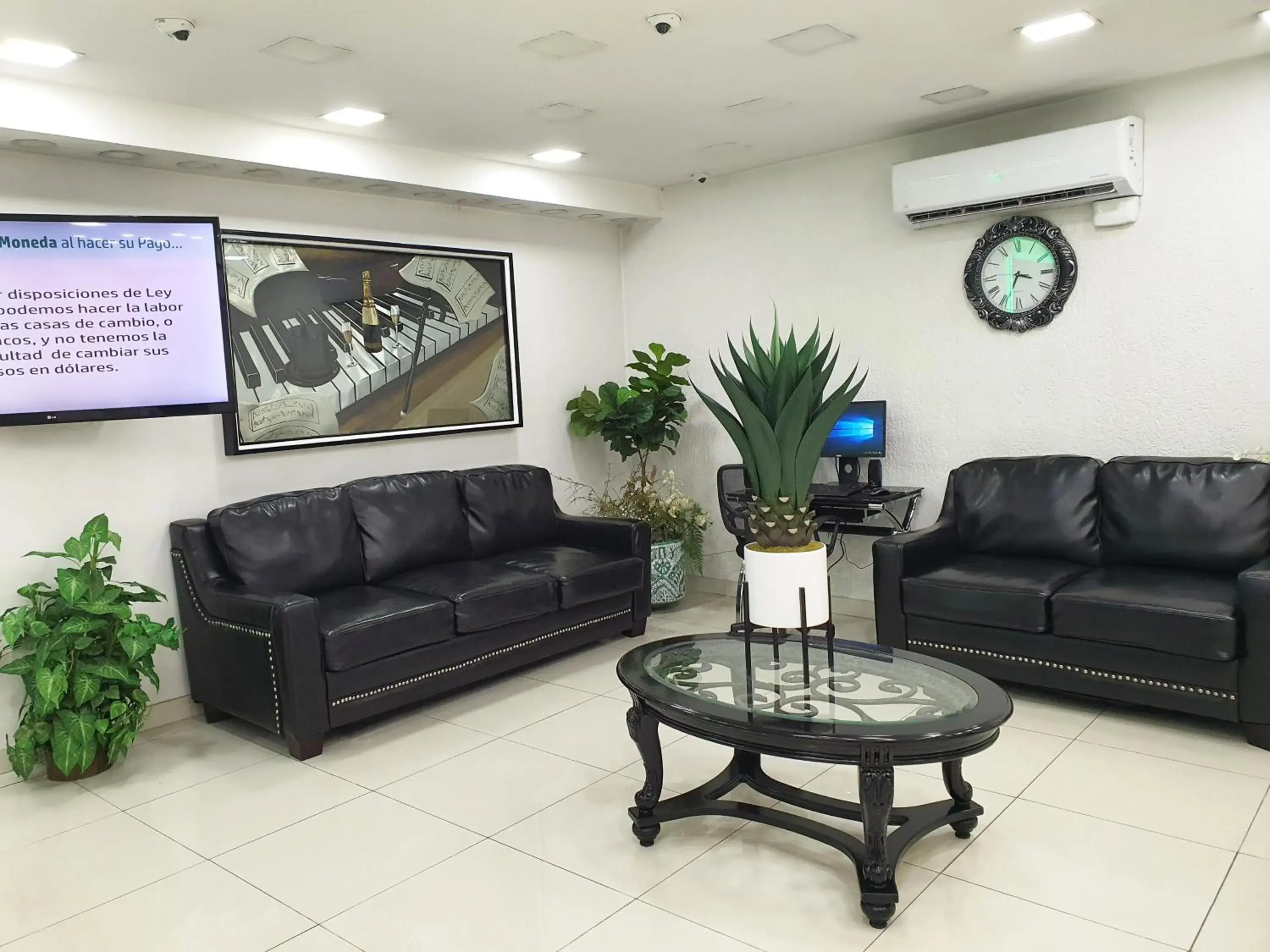 Lobby or reception in Hotel Marques de Cima Lobby or reception in Hotel Marques de Cima