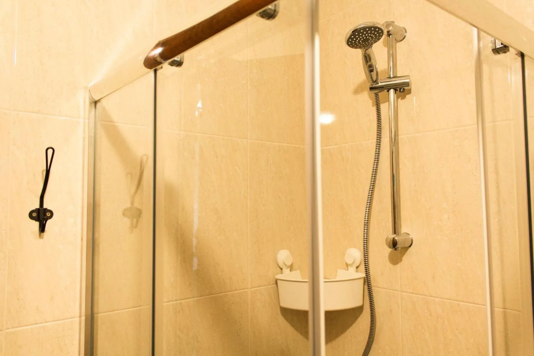 Shower in Paz & Amor Guest House - Peace & Love