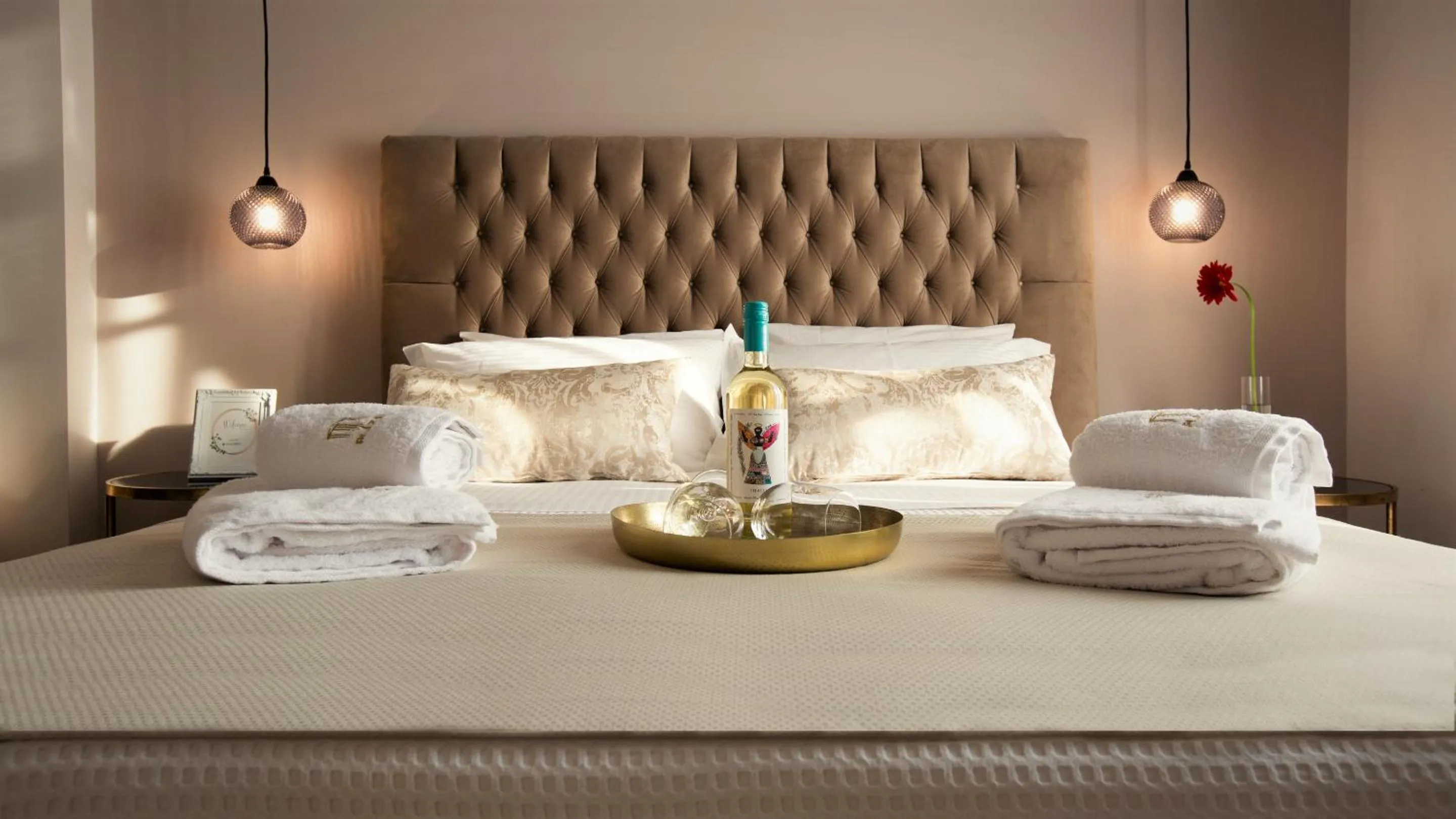 Bed in Plaza 1866 Superior City Rooms