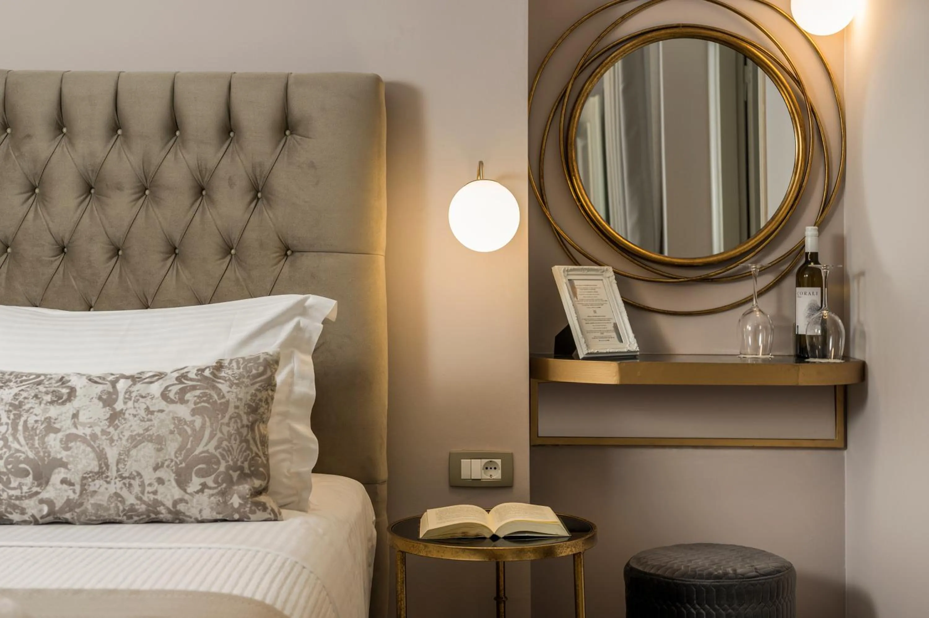 Bed in Plaza 1866 Superior City Rooms